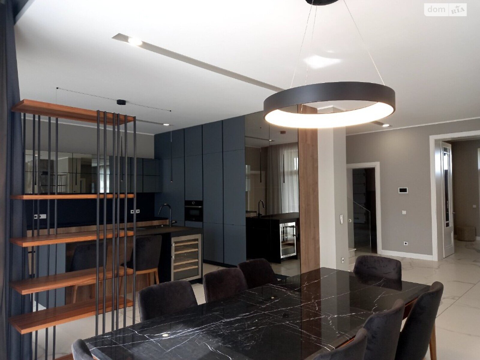 двоповерховий будинок з ремонтом, 550 кв. м, цегла. Продаж у Романкові фото 1