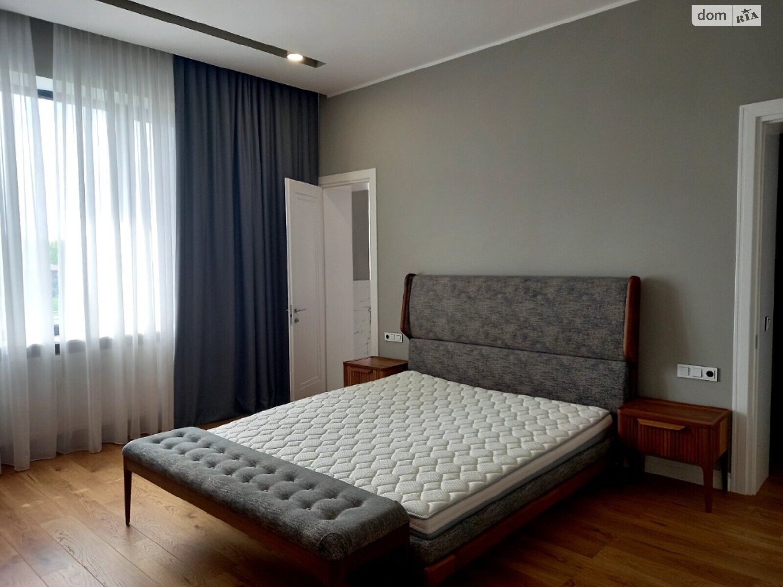 двоповерховий будинок з ремонтом, 550 кв. м, цегла. Продаж у Романкові фото 1