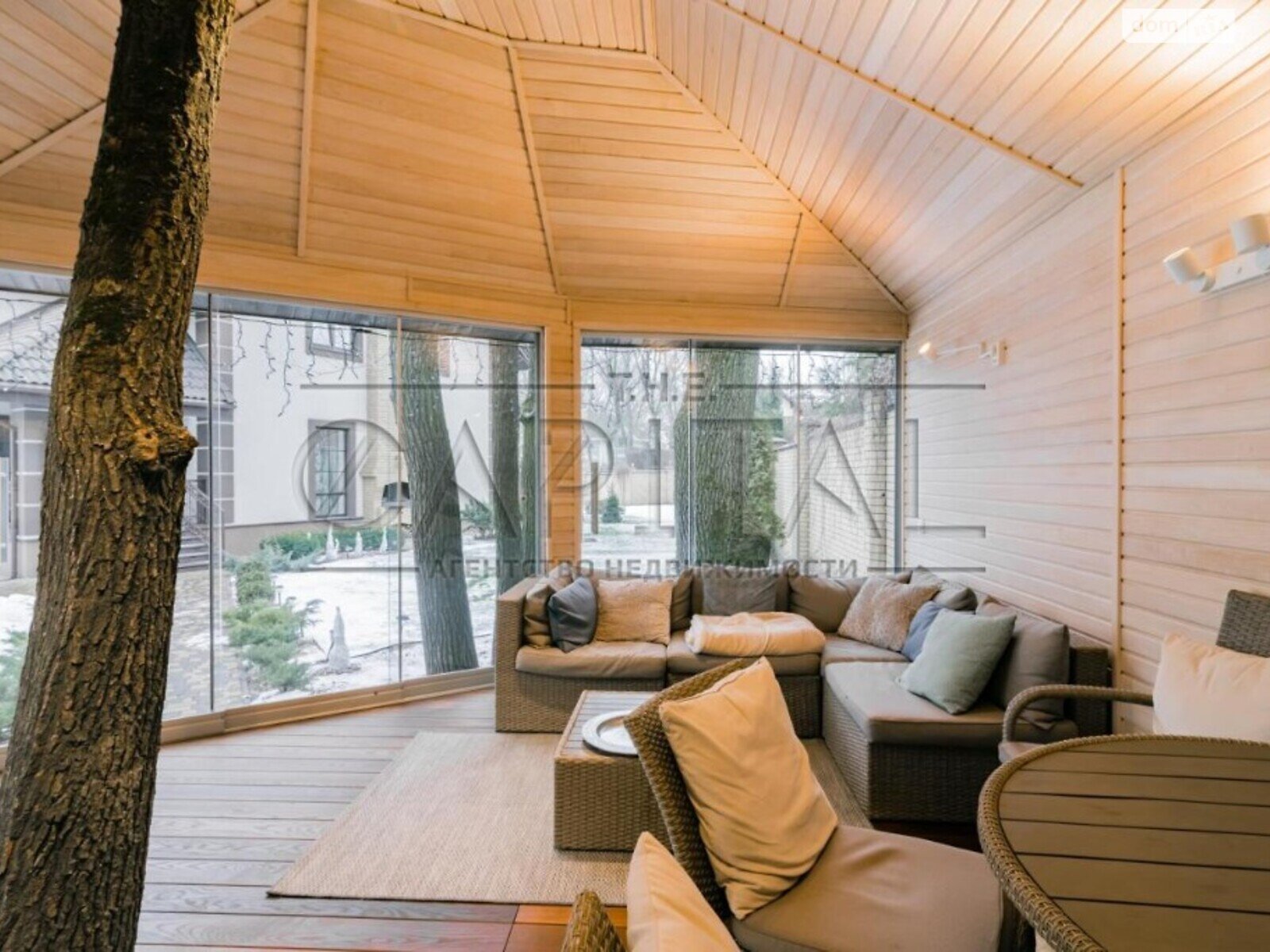 двоповерховий будинок з опаленням, 382 кв. м, цегла. Продаж у Романкові фото 1 двоповерховий будинок з опаленням, 382 кв. м, цегла. Продаж у Романкові фото 1
