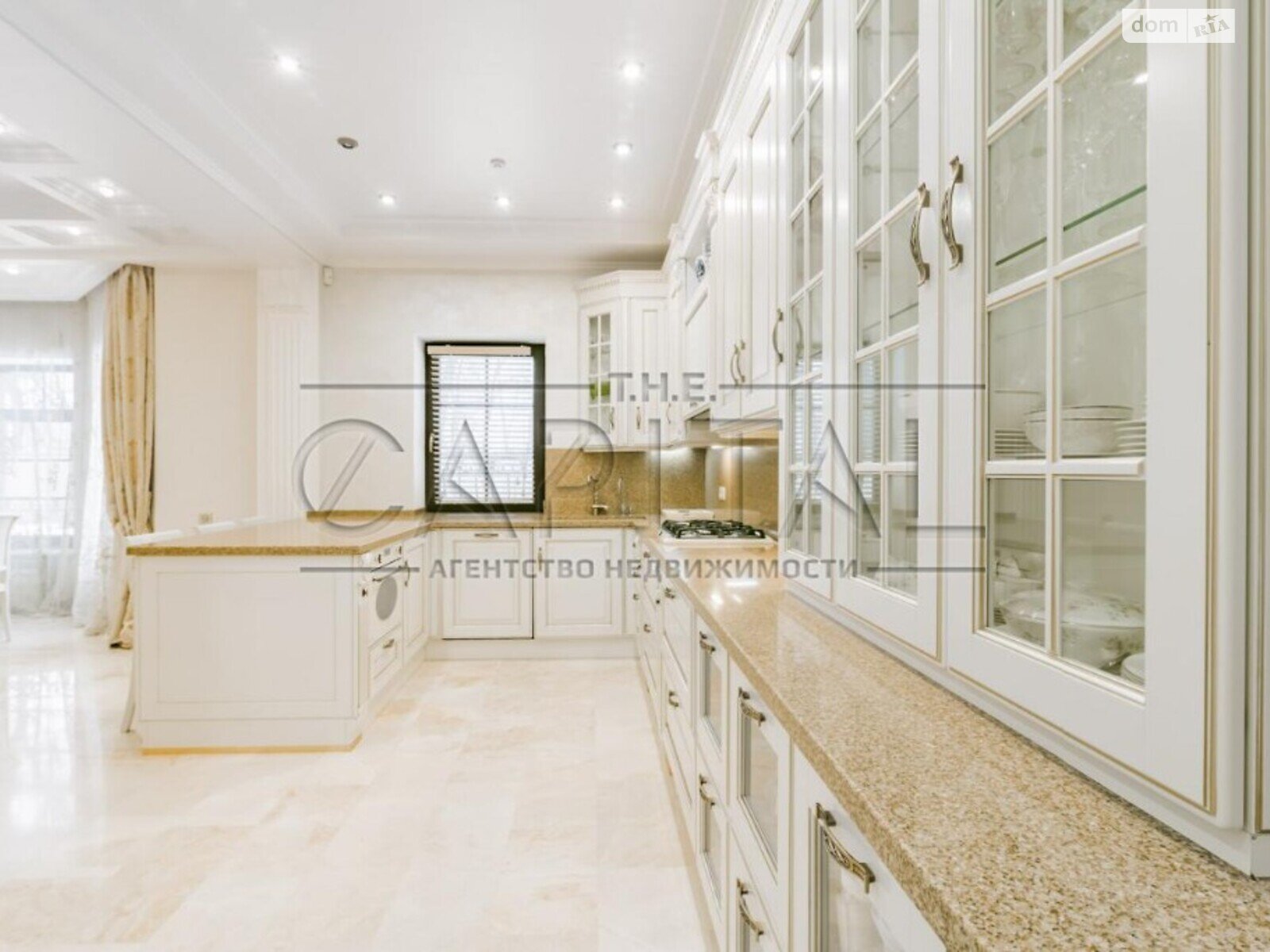 двоповерховий будинок з опаленням, 382 кв. м, цегла. Продаж у Романкові фото 1 двоповерховий будинок з опаленням, 382 кв. м, цегла. Продаж у Романкові фото 1