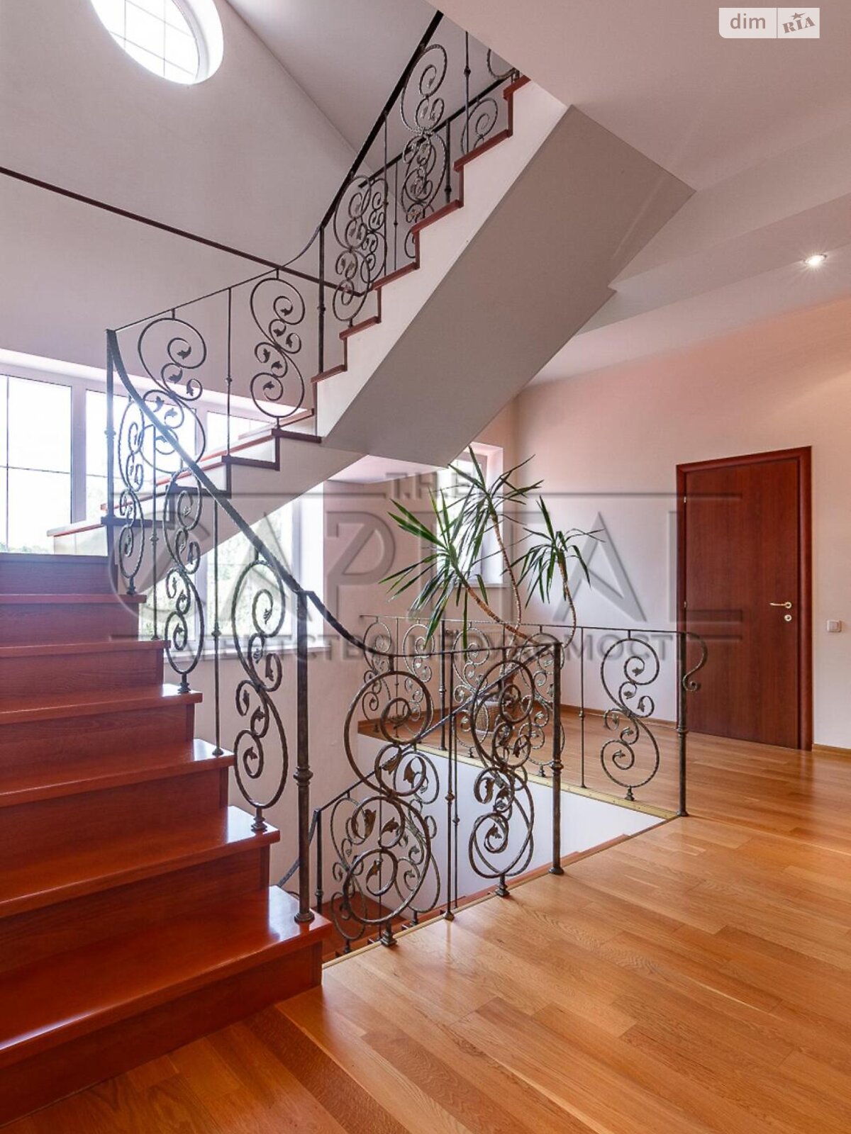 двоповерховий будинок, 499 кв. м, цегла. Продаж у Обухові фото 1 двоповерховий будинок, 499 кв. м, цегла. Продаж у Обухові фото 1