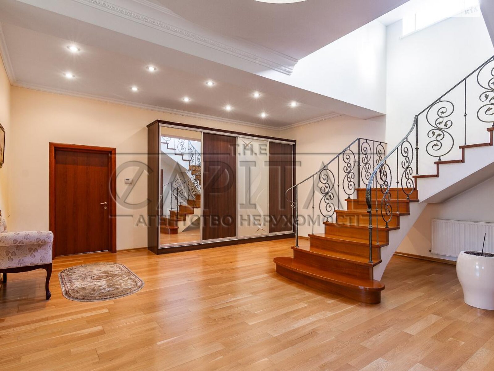 двоповерховий будинок, 499 кв. м, цегла. Продаж у Обухові фото 1 двоповерховий будинок, 499 кв. м, цегла. Продаж у Обухові фото 1