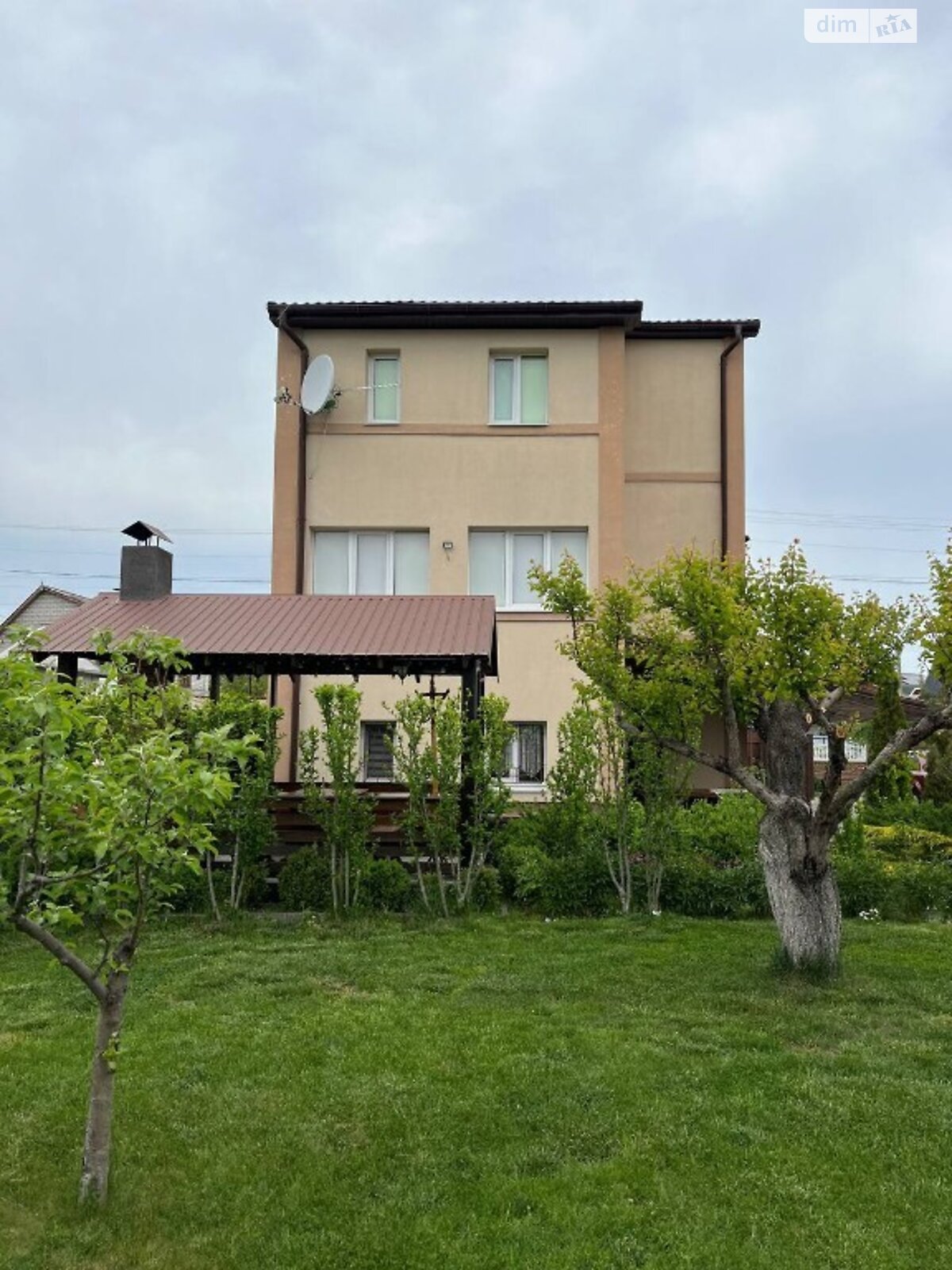 триповерховий будинок з опаленням, 108.1 кв. м, цегла. Продаж у Обухівці фото 1 триповерховий будинок з опаленням, 108.1 кв. м, цегла. Продаж у Обухівці фото 1