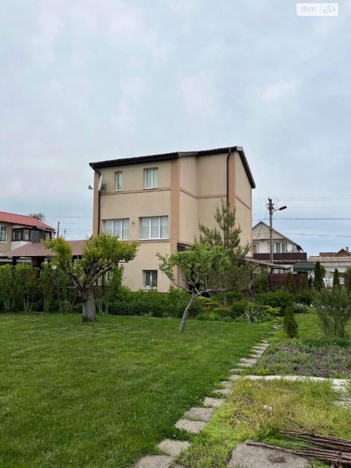 триповерховий будинок з опаленням, 108.1 кв. м, цегла. Продаж у Обухівці фото 1 триповерховий будинок з опаленням, 108.1 кв. м, цегла. Продаж у Обухівці фото 1