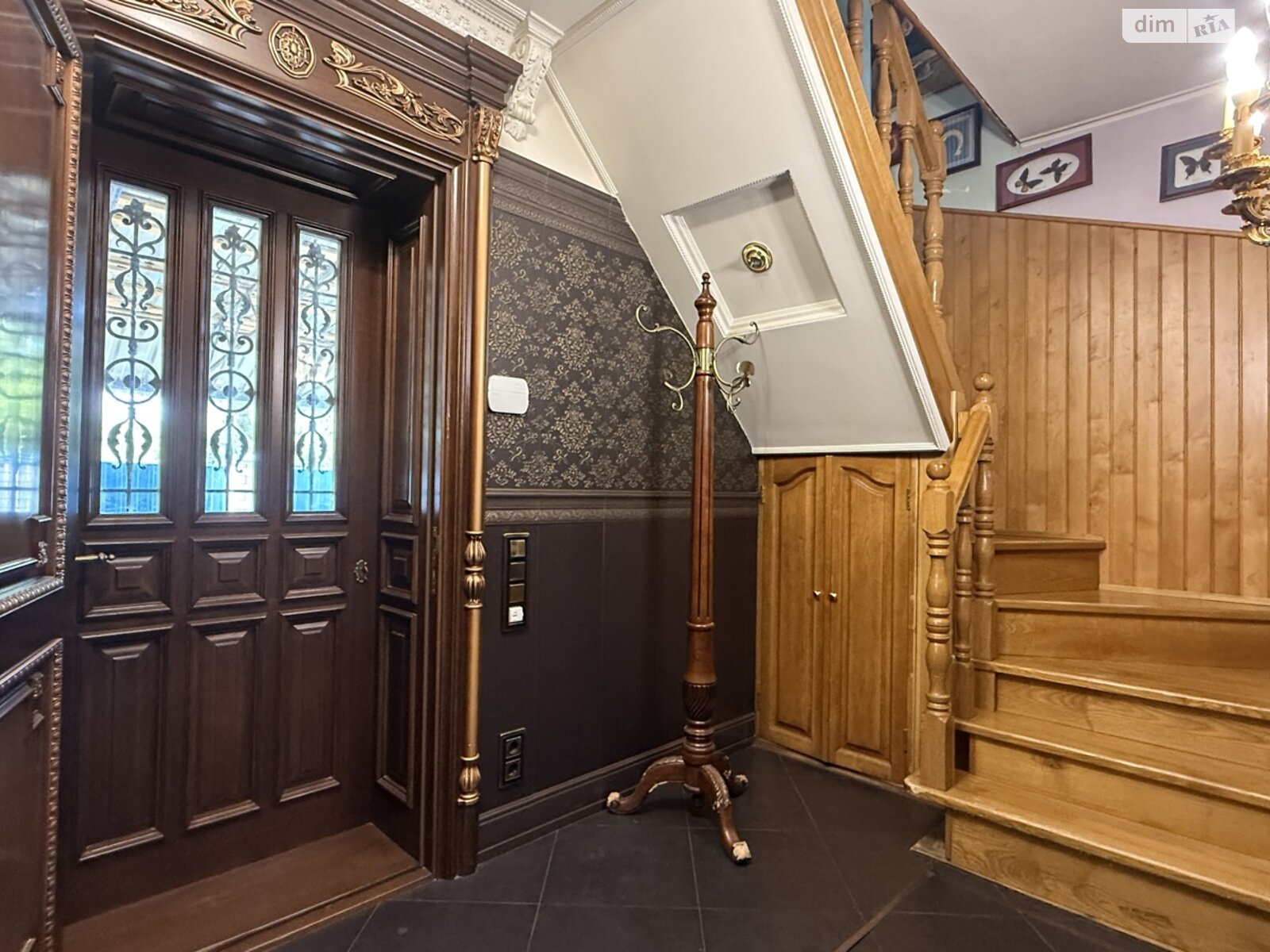 двухэтажный дом с мансардой, 200 кв. м, кирпич. Продажа в Обуховке фото 1