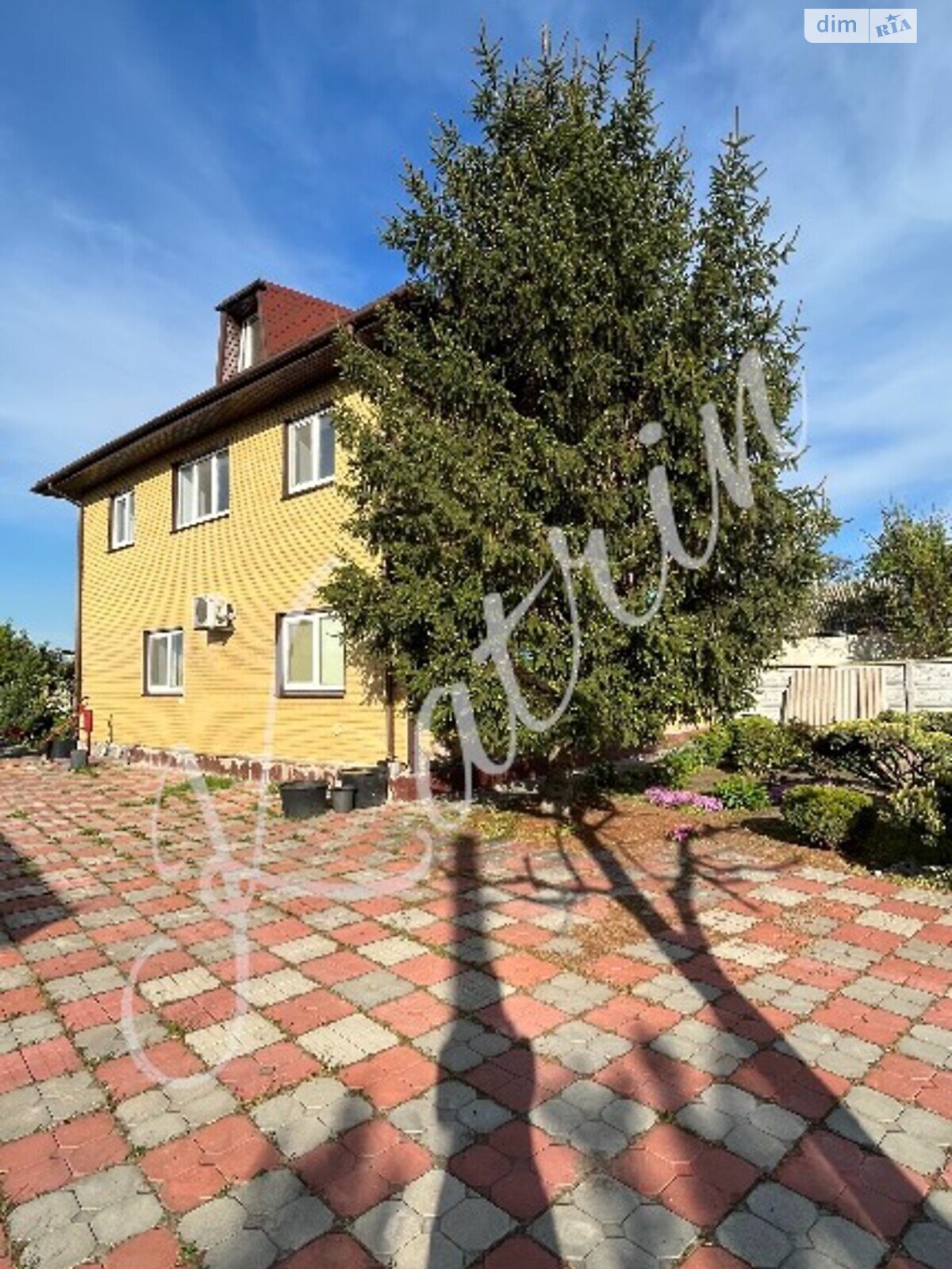 трехэтажный дом с отоплением, 307.2 кв. м, шлакоблок. Продажа в Обуховке фото 1 трехэтажный дом с отоплением, 307.2 кв. м, шлакоблок. Продажа в Обуховке фото 1