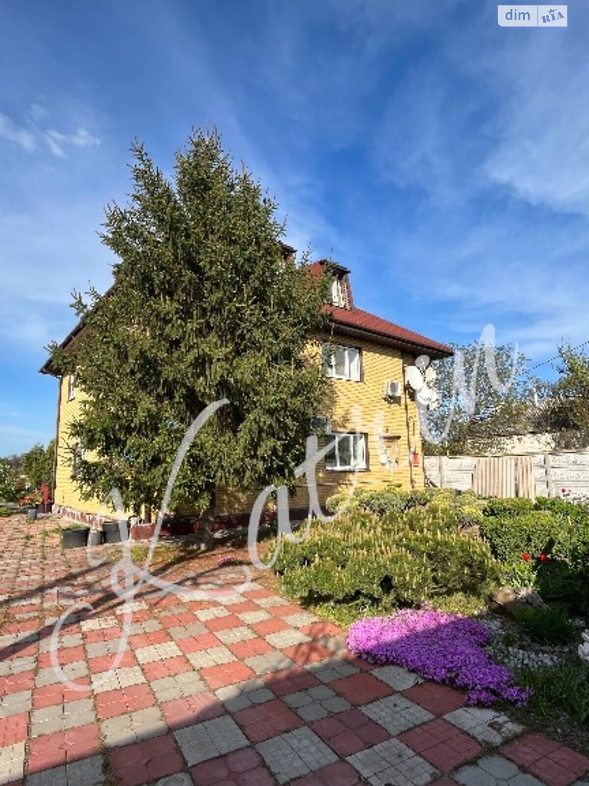 трехэтажный дом с отоплением, 307.2 кв. м, шлакоблок. Продажа в Обуховке фото 1 трехэтажный дом с отоплением, 307.2 кв. м, шлакоблок. Продажа в Обуховке фото 1