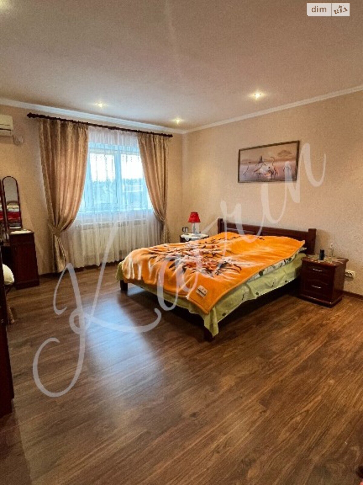 трехэтажный дом с отоплением, 307.2 кв. м, шлакоблок. Продажа в Обуховке фото 1 трехэтажный дом с отоплением, 307.2 кв. м, шлакоблок. Продажа в Обуховке фото 1