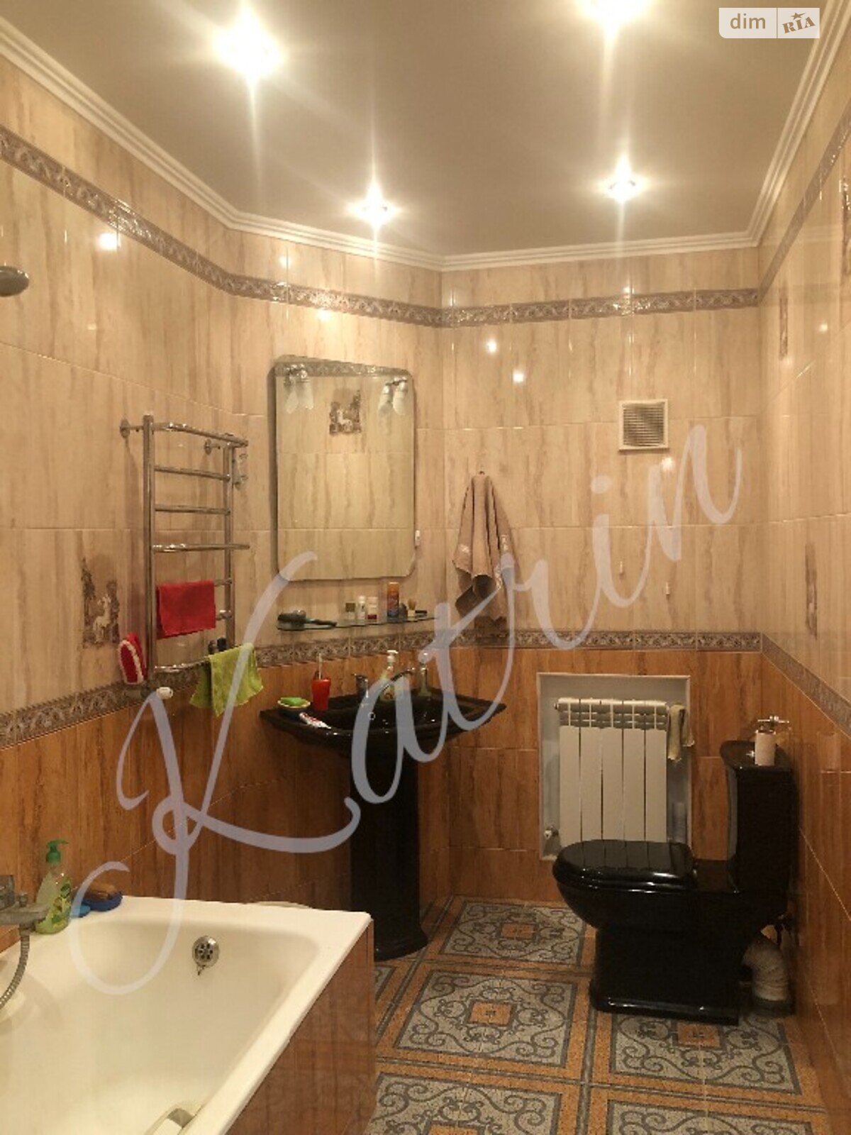 трехэтажный дом с отоплением, 307.2 кв. м, шлакоблок. Продажа в Обуховке фото 1 трехэтажный дом с отоплением, 307.2 кв. м, шлакоблок. Продажа в Обуховке фото 1