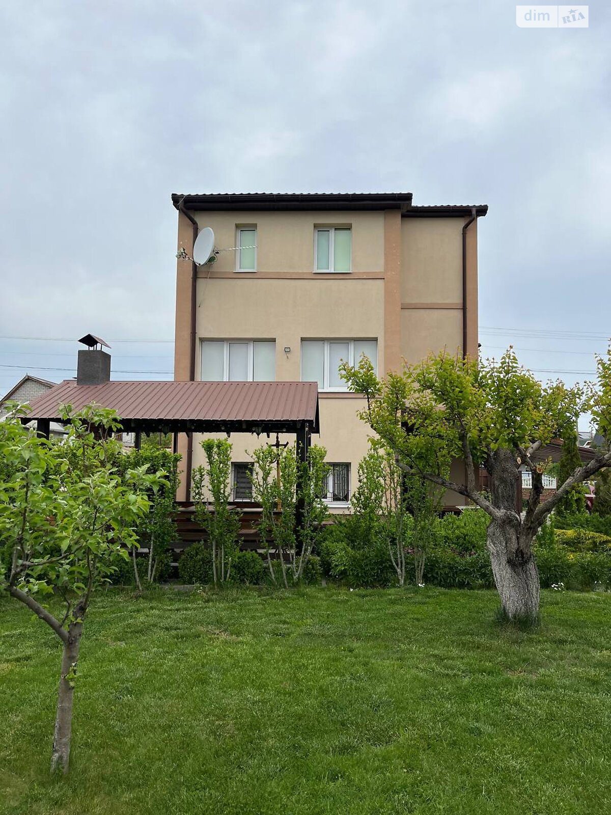 трехэтажный дом с верандой, 108.1 кв. м, кирпич. Продажа в Обуховке фото 1 трехэтажный дом с верандой, 108.1 кв. м, кирпич. Продажа в Обуховке фото 1