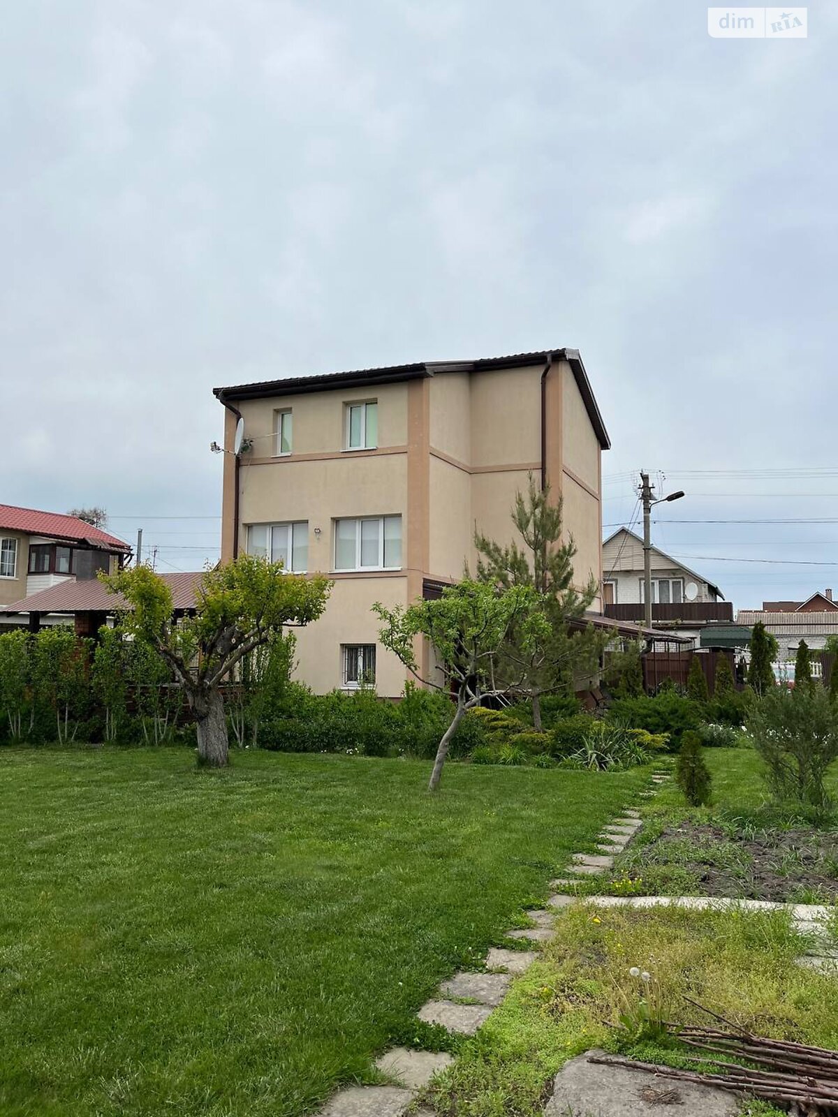 трехэтажный дом с верандой, 108.1 кв. м, кирпич. Продажа в Обуховке фото 1 трехэтажный дом с верандой, 108.1 кв. м, кирпич. Продажа в Обуховке фото 1