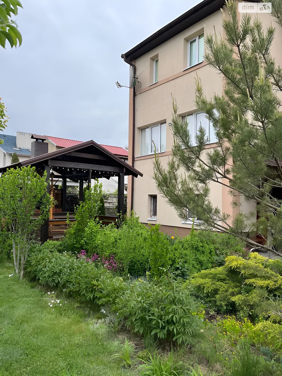 триповерховий будинок з верандою, 108.1 кв. м, цегла. Продаж у Обухівці фото 1 триповерховий будинок з верандою, 108.1 кв. м, цегла. Продаж у Обухівці фото 1