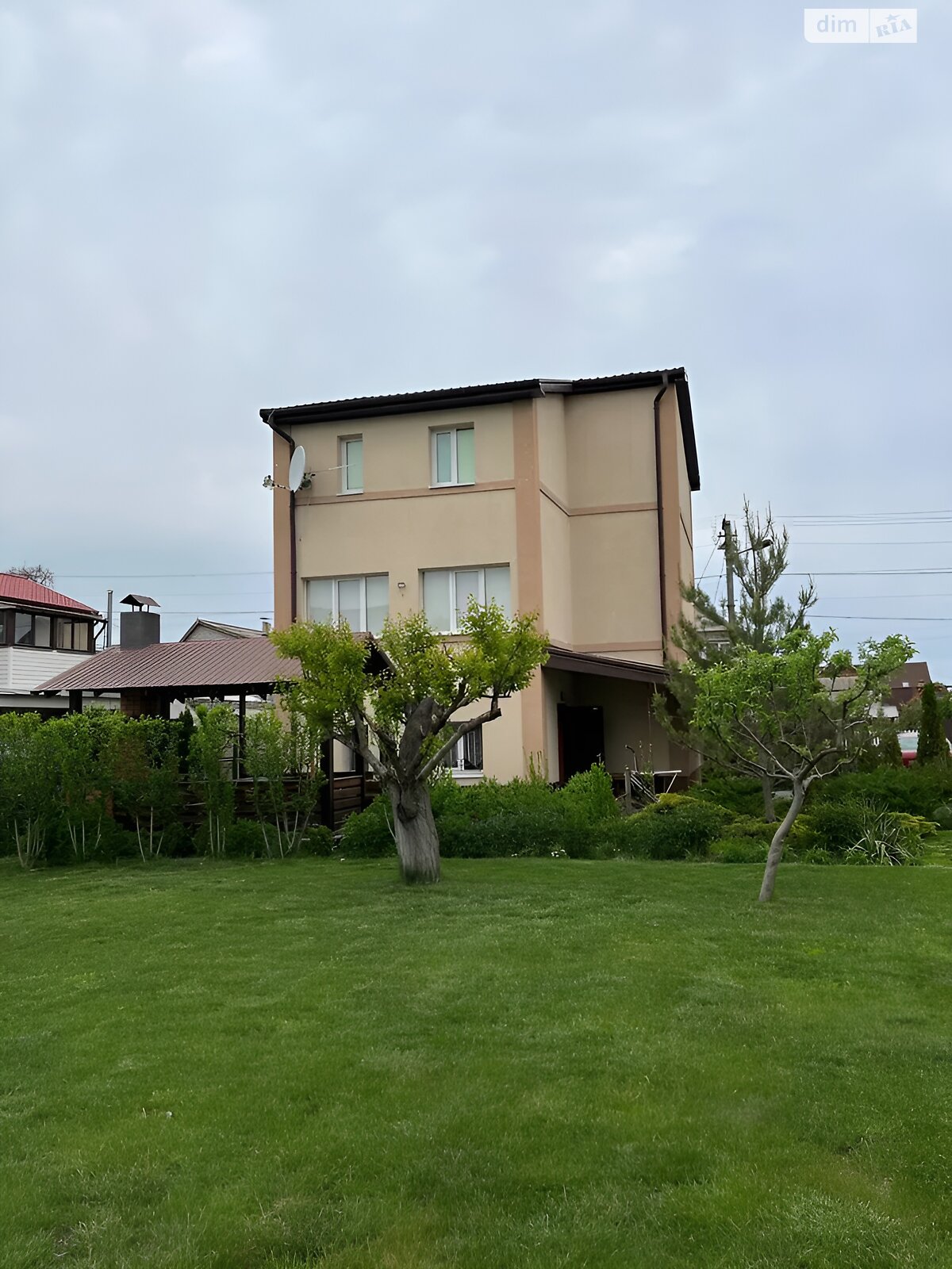 триповерховий будинок з верандою, 108.1 кв. м, цегла. Продаж у Обухівці фото 1 триповерховий будинок з верандою, 108.1 кв. м, цегла. Продаж у Обухівці фото 1