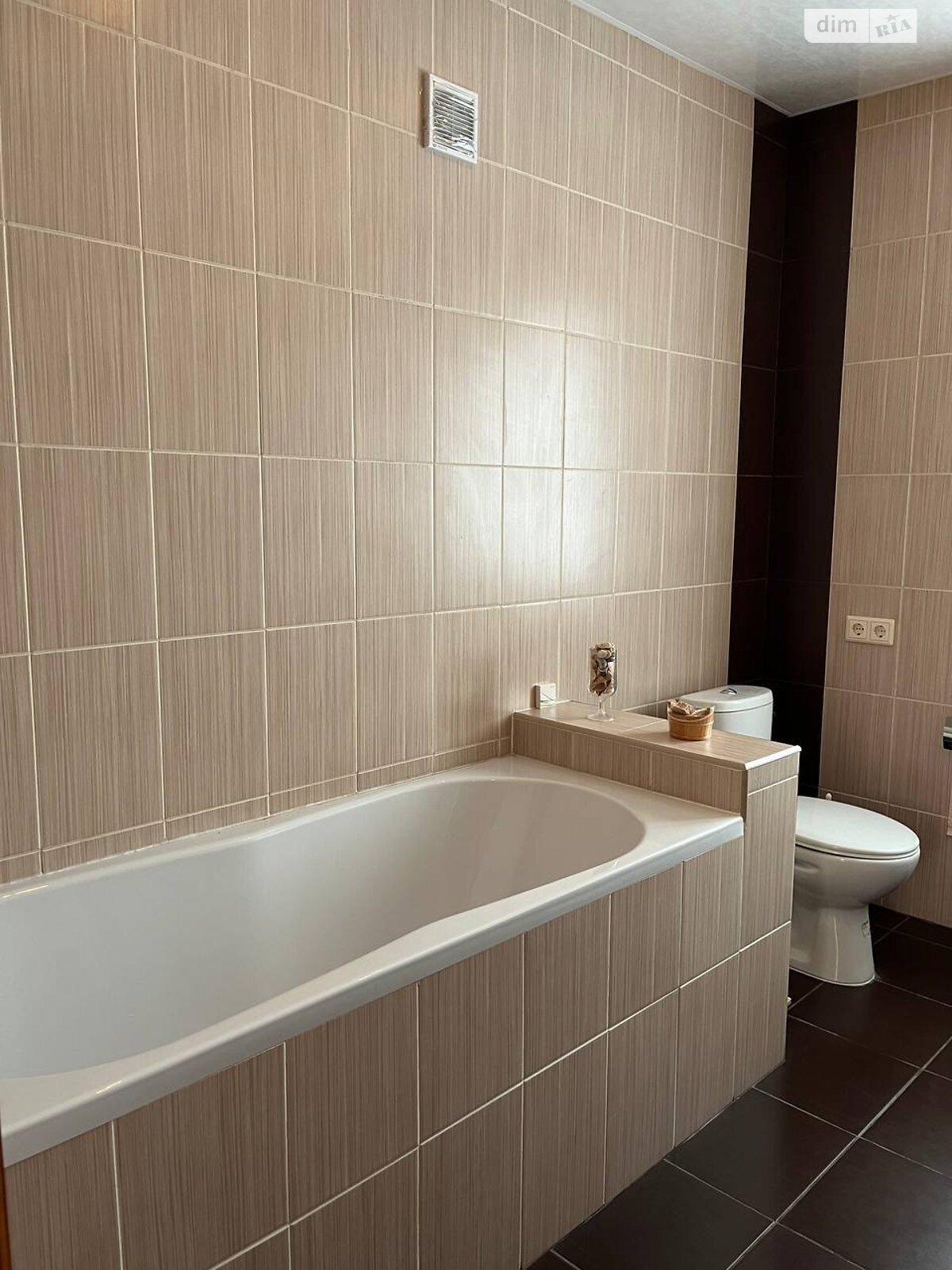 триповерховий будинок з верандою, 108.1 кв. м, цегла. Продаж у Обухівці фото 1 триповерховий будинок з верандою, 108.1 кв. м, цегла. Продаж у Обухівці фото 1