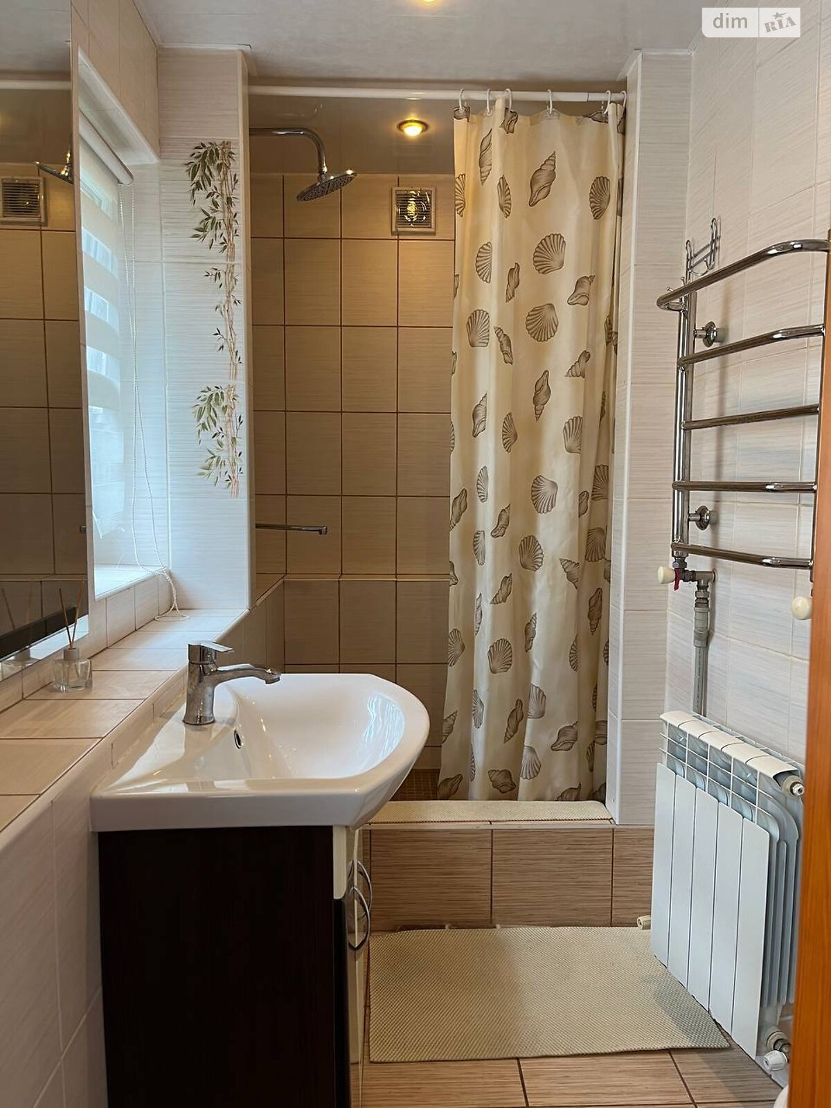 триповерховий будинок з верандою, 108.1 кв. м, цегла. Продаж у Обухівці фото 1 триповерховий будинок з верандою, 108.1 кв. м, цегла. Продаж у Обухівці фото 1