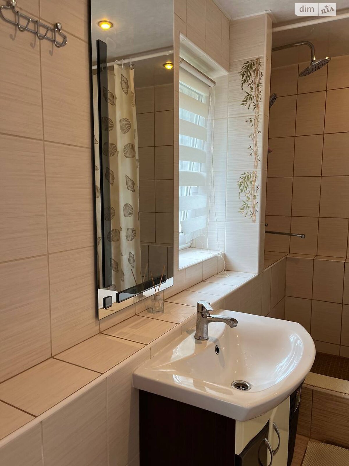 триповерховий будинок з верандою, 108.1 кв. м, цегла. Продаж у Обухівці фото 1 триповерховий будинок з верандою, 108.1 кв. м, цегла. Продаж у Обухівці фото 1