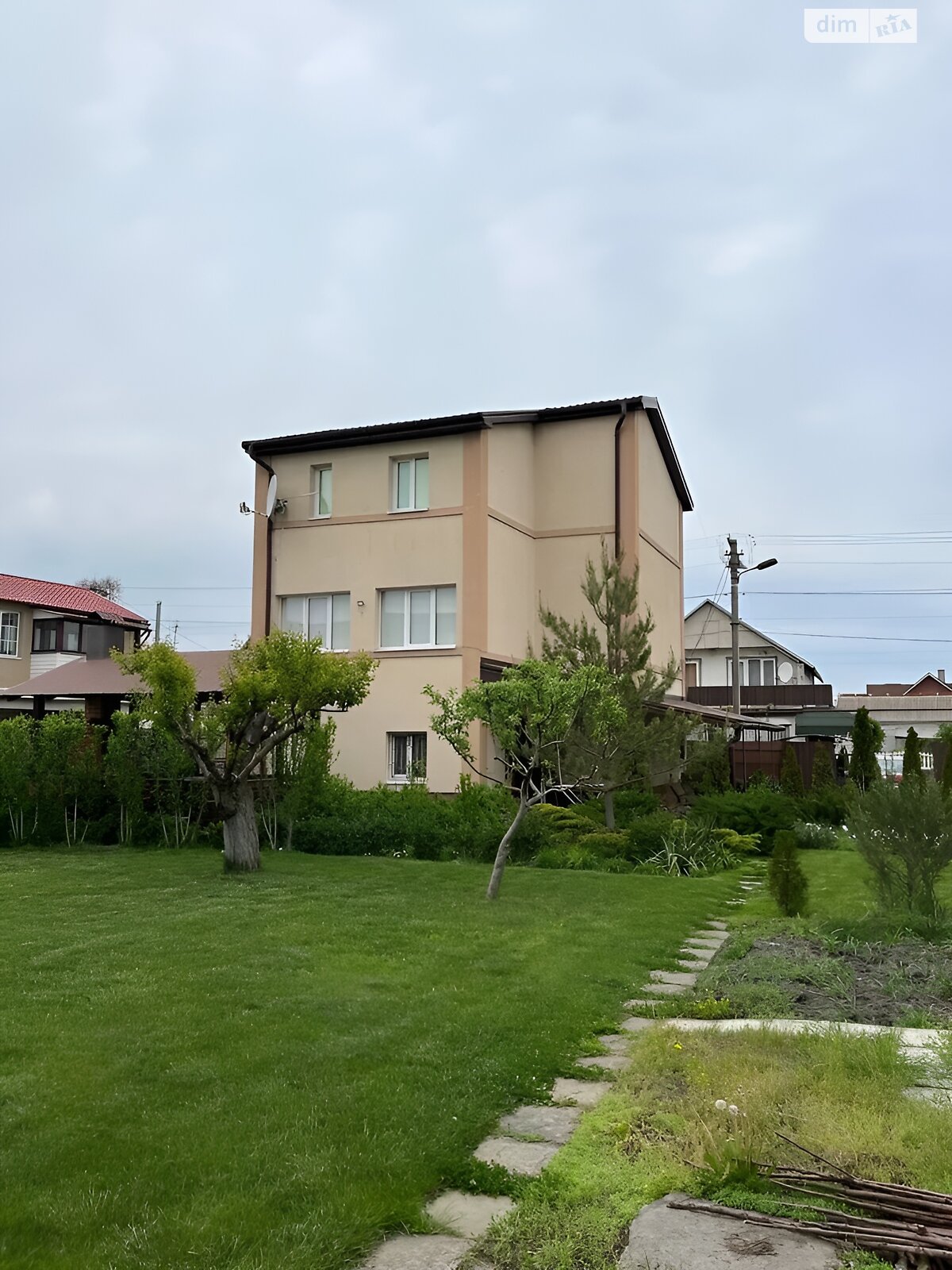 триповерховий будинок бесідка, 108 кв. м, цегла. Продаж у Обухівці фото 1 триповерховий будинок бесідка, 108 кв. м, цегла. Продаж у Обухівці фото 1