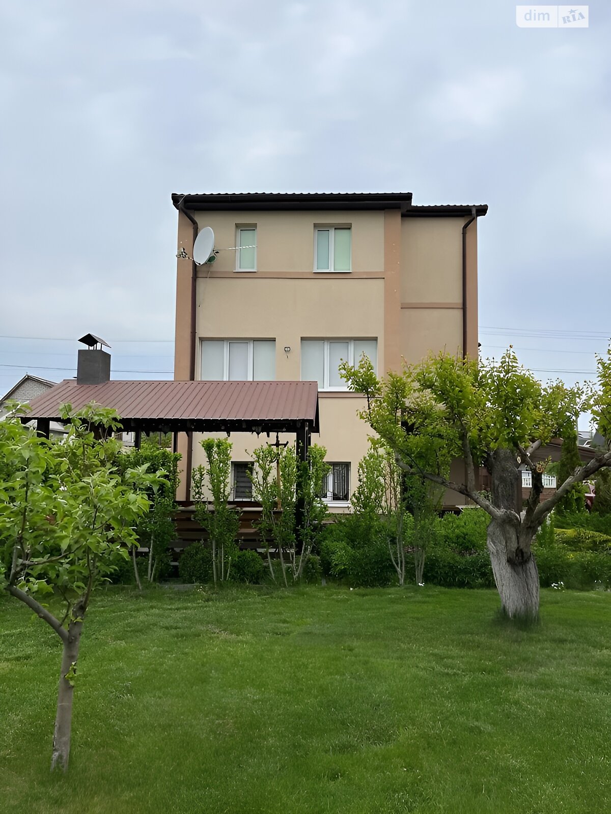 трехэтажный дом с верандой, 108.1 кв. м, кирпич. Продажа в Обуховке фото 1 трехэтажный дом с верандой, 108.1 кв. м, кирпич. Продажа в Обуховке фото 1