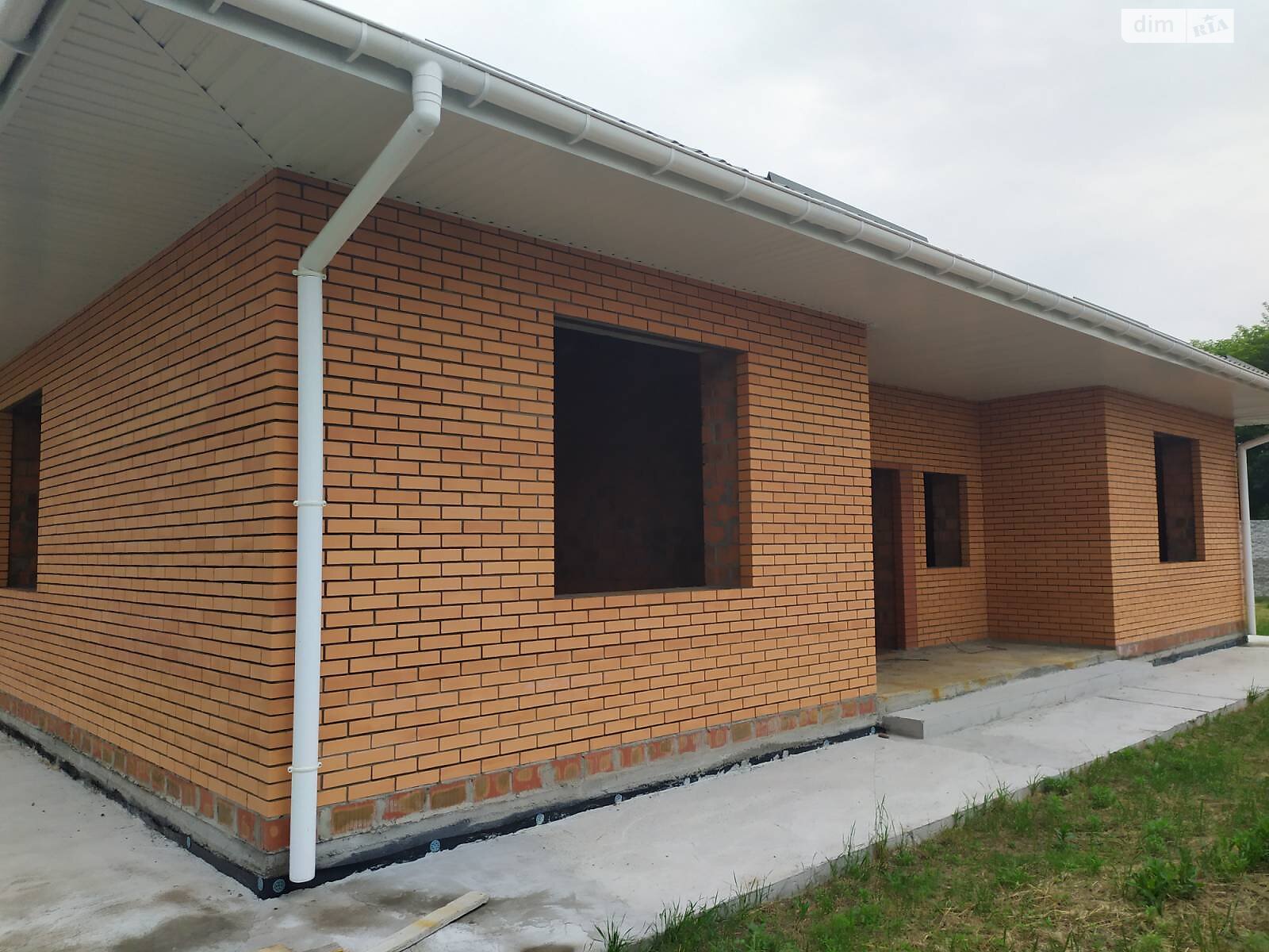 одноповерховий будинок з гаражем, 120 кв. м, цегла. Продаж у Обухівці фото 1 одноповерховий будинок з гаражем, 120 кв. м, цегла. Продаж у Обухівці фото 1