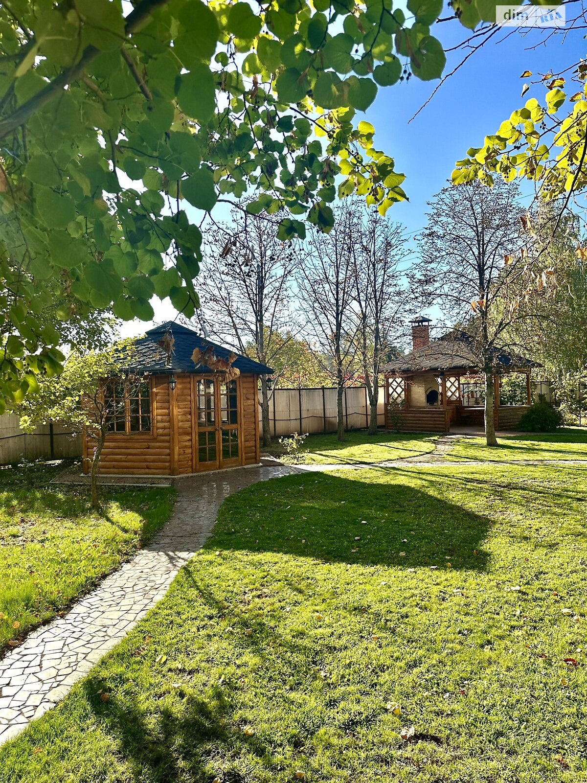 трехэтажный дом с гаражом, 473.4 кв. м, кирпич. Продажа в Обуховке фото 1 трехэтажный дом с гаражом, 473.4 кв. м, кирпич. Продажа в Обуховке фото 1