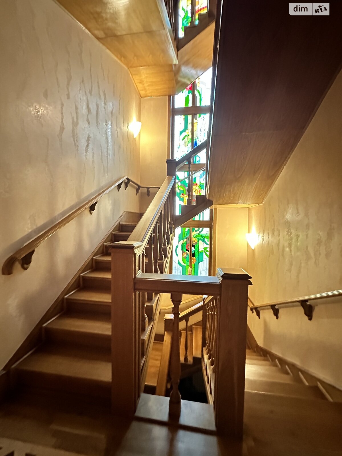 трехэтажный дом с гаражом, 473.4 кв. м, кирпич. Продажа в Обуховке фото 1 трехэтажный дом с гаражом, 473.4 кв. м, кирпич. Продажа в Обуховке фото 1