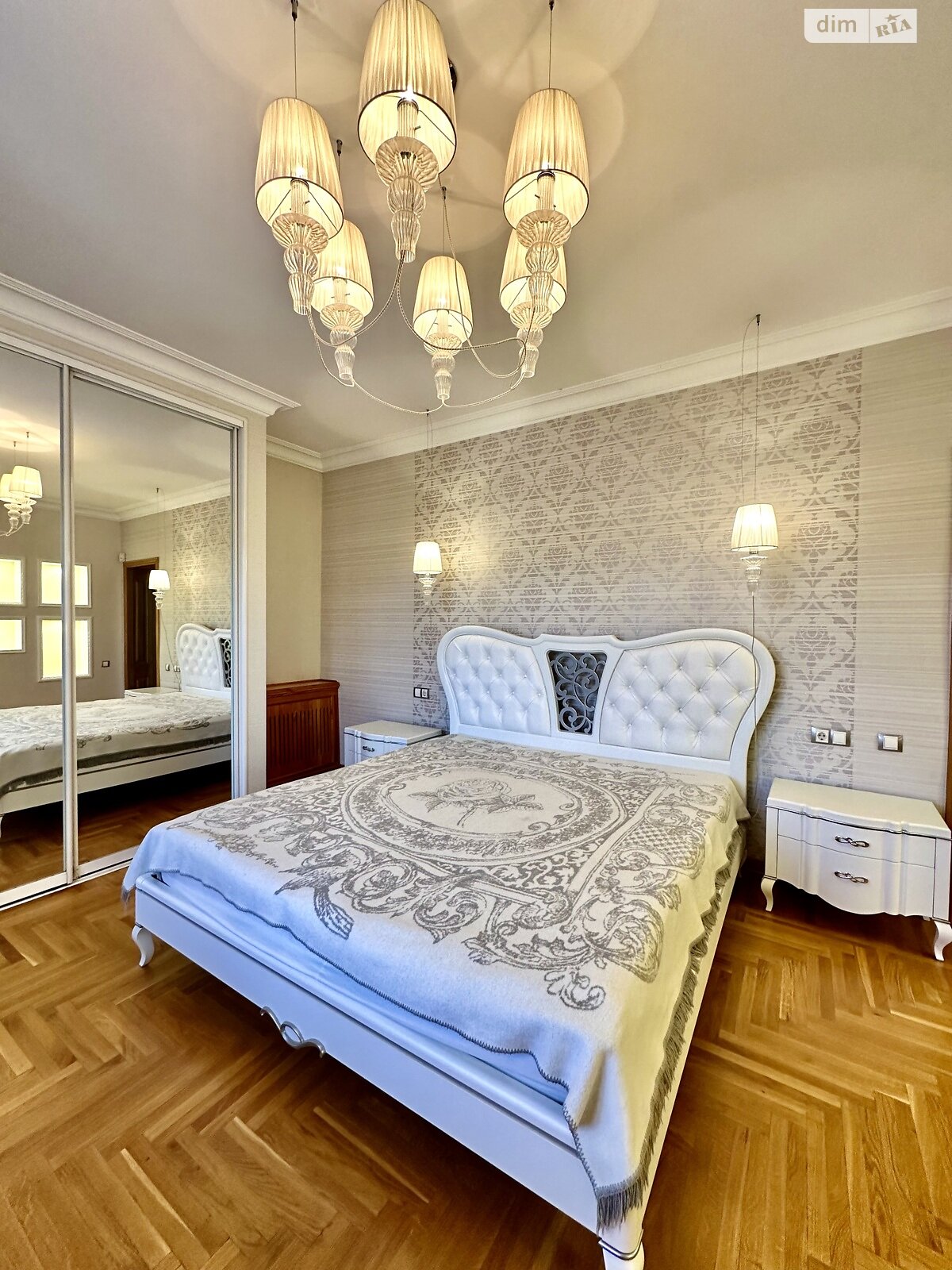 трехэтажный дом с гаражом, 473.4 кв. м, кирпич. Продажа в Обуховке фото 1 трехэтажный дом с гаражом, 473.4 кв. м, кирпич. Продажа в Обуховке фото 1