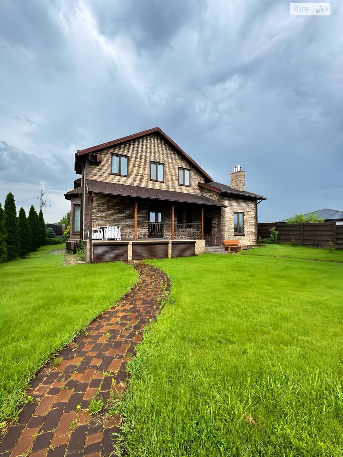двухэтажный дом с гаражом, 200 кв. м, кирпич. Продажа в Обуховке фото 1 двухэтажный дом с гаражом, 200 кв. м, кирпич. Продажа в Обуховке фото 1