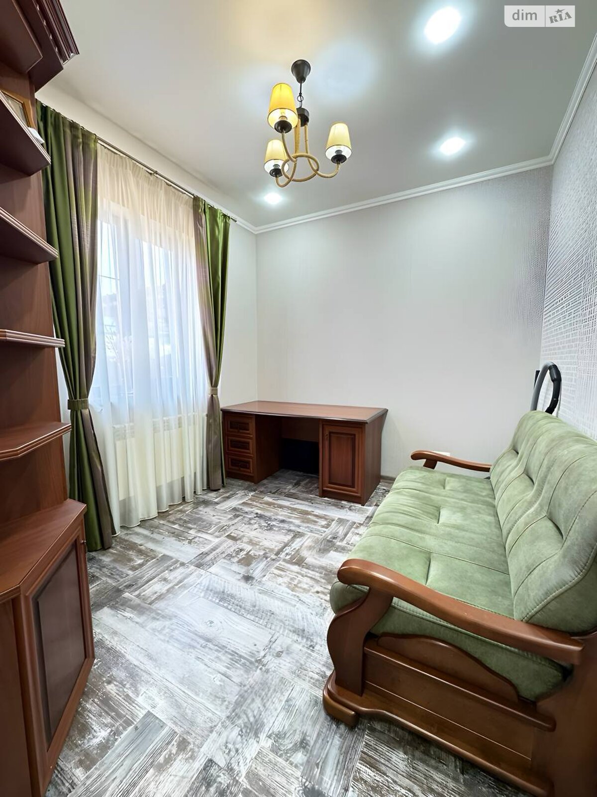 двухэтажный дом с гаражом, 200 кв. м, кирпич. Продажа в Обуховке фото 1 двухэтажный дом с гаражом, 200 кв. м, кирпич. Продажа в Обуховке фото 1