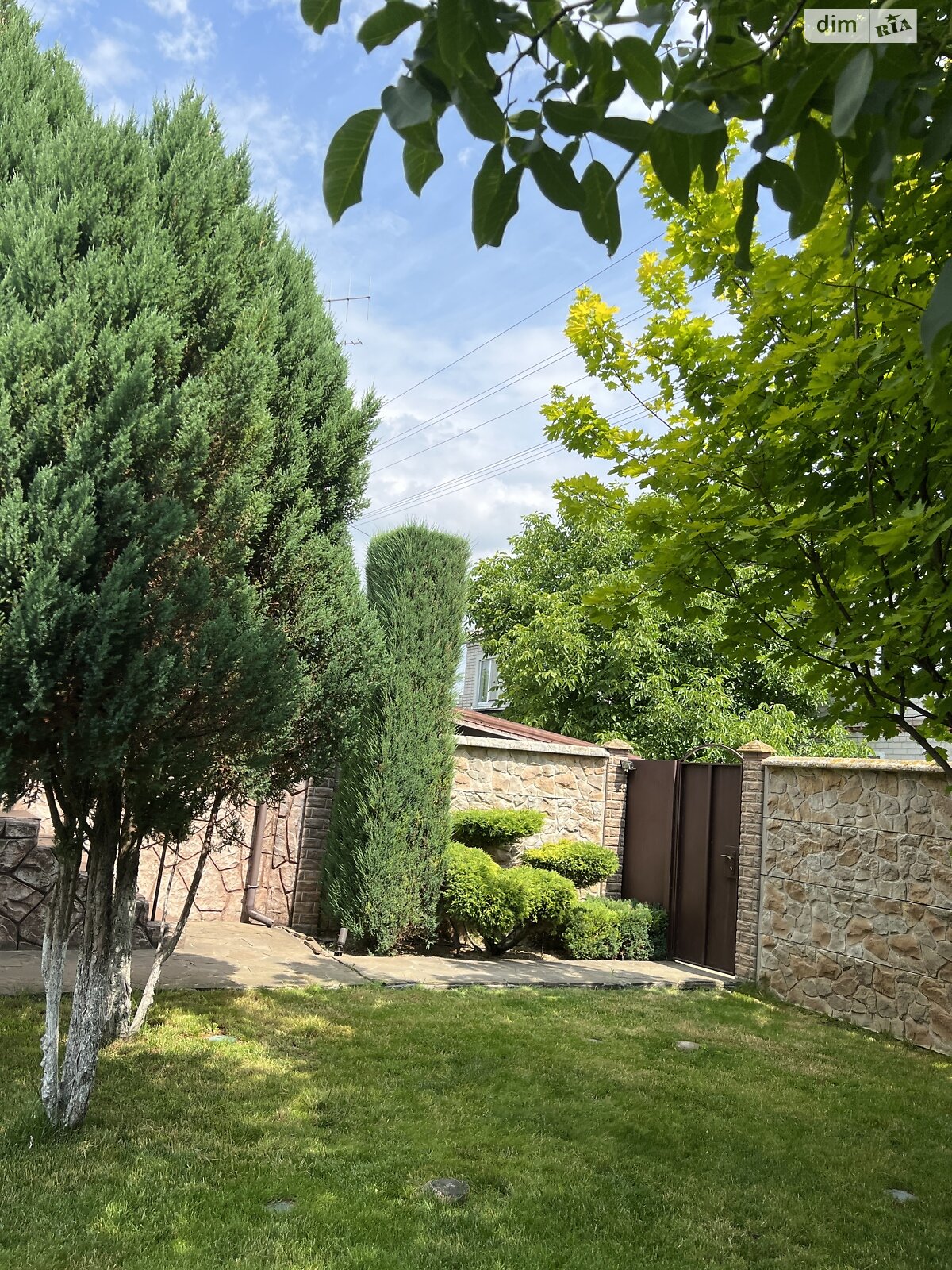 двухэтажный дом с балконом, 90 кв. м, кирпич. Продажа в Обуховке фото 1