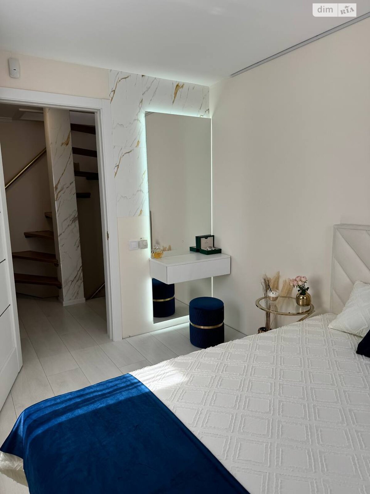 двухэтажный дом с балконом, 90 кв. м, кирпич. Продажа в Обуховке фото 1