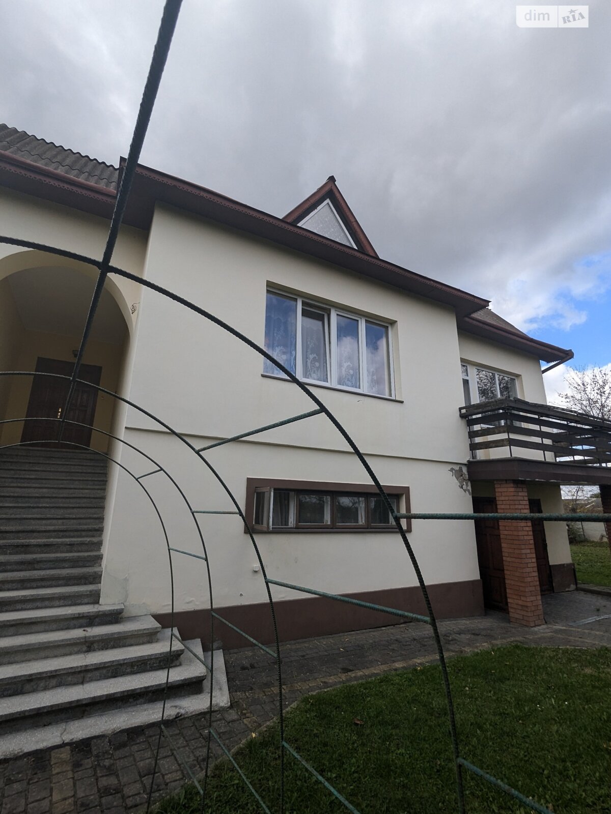 двухэтажный дом с балконом, 280 кв. м, кирпич. Продажа в Одаях фото 1 двухэтажный дом с балконом, 280 кв. м, кирпич. Продажа в Одаях фото 1