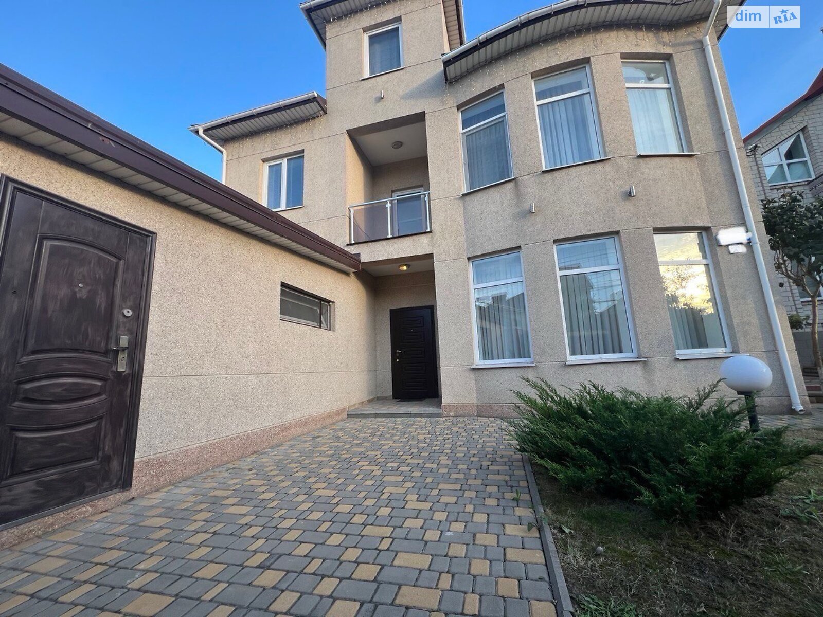 двухэтажный дом с балконом, 178 кв. м, кирпич. Продажа в Одессе фото 1 двухэтажный дом с балконом, 178 кв. м, кирпич. Продажа в Одессе фото 1