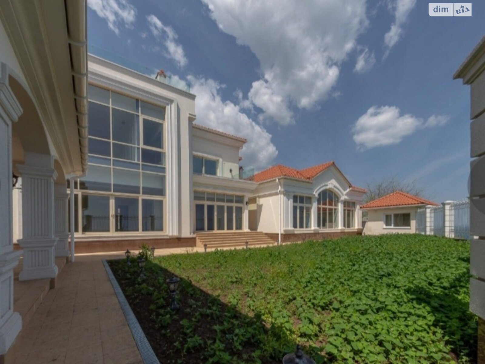 трехэтажный дом веранда, 1093 кв. м, кирпич. Продажа в Одессе район Аркадия фото 1