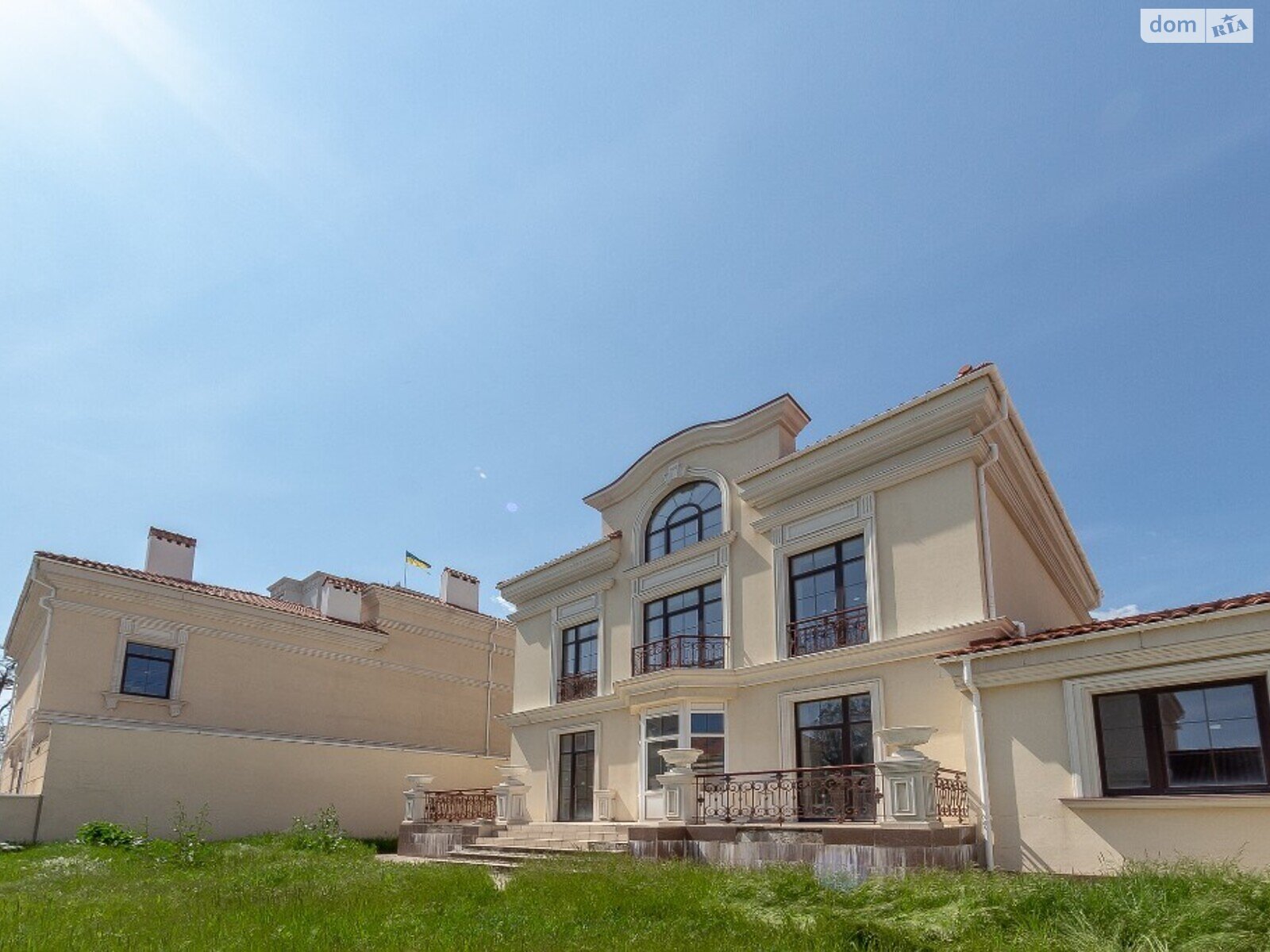 трехэтажный дом веранда, 595 кв. м, кирпич. Продажа в Одессе район Аркадия фото 1