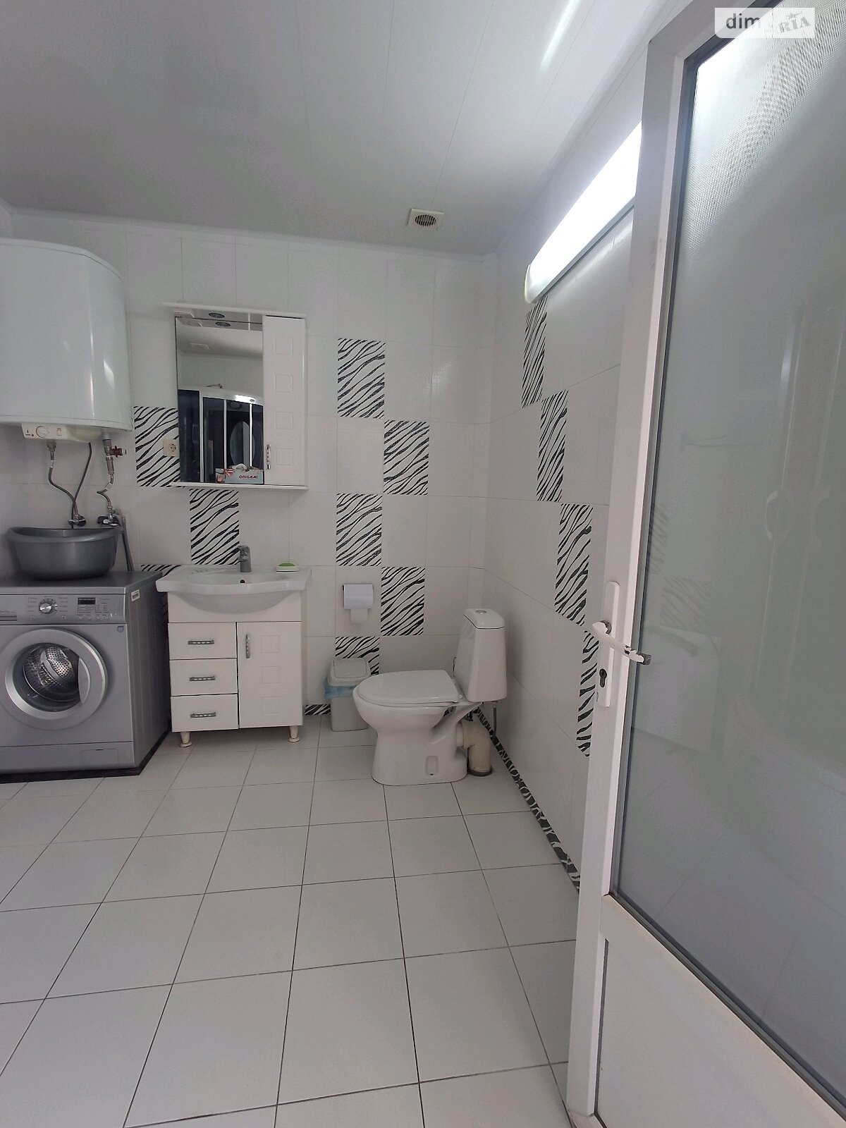 триповерховий будинок, 70 кв. м, газобетон. Продаж у Одесі фото 1 триповерховий будинок, 70 кв. м, газобетон. Продаж у Одесі фото 1