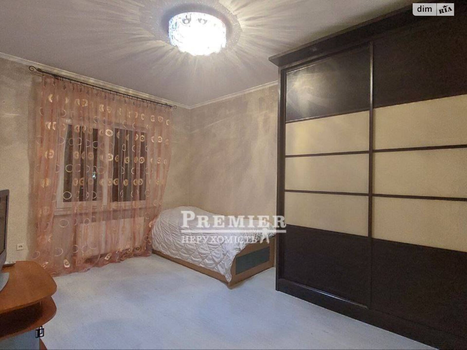 триповерховий будинок з балконом, 150 кв. м, ракушняк. Продаж в Одесі, район Ближні Млини фото 1 триповерховий будинок з балконом, 150 кв. м, ракушняк. Продаж в Одесі, район Ближні Млини фото 1