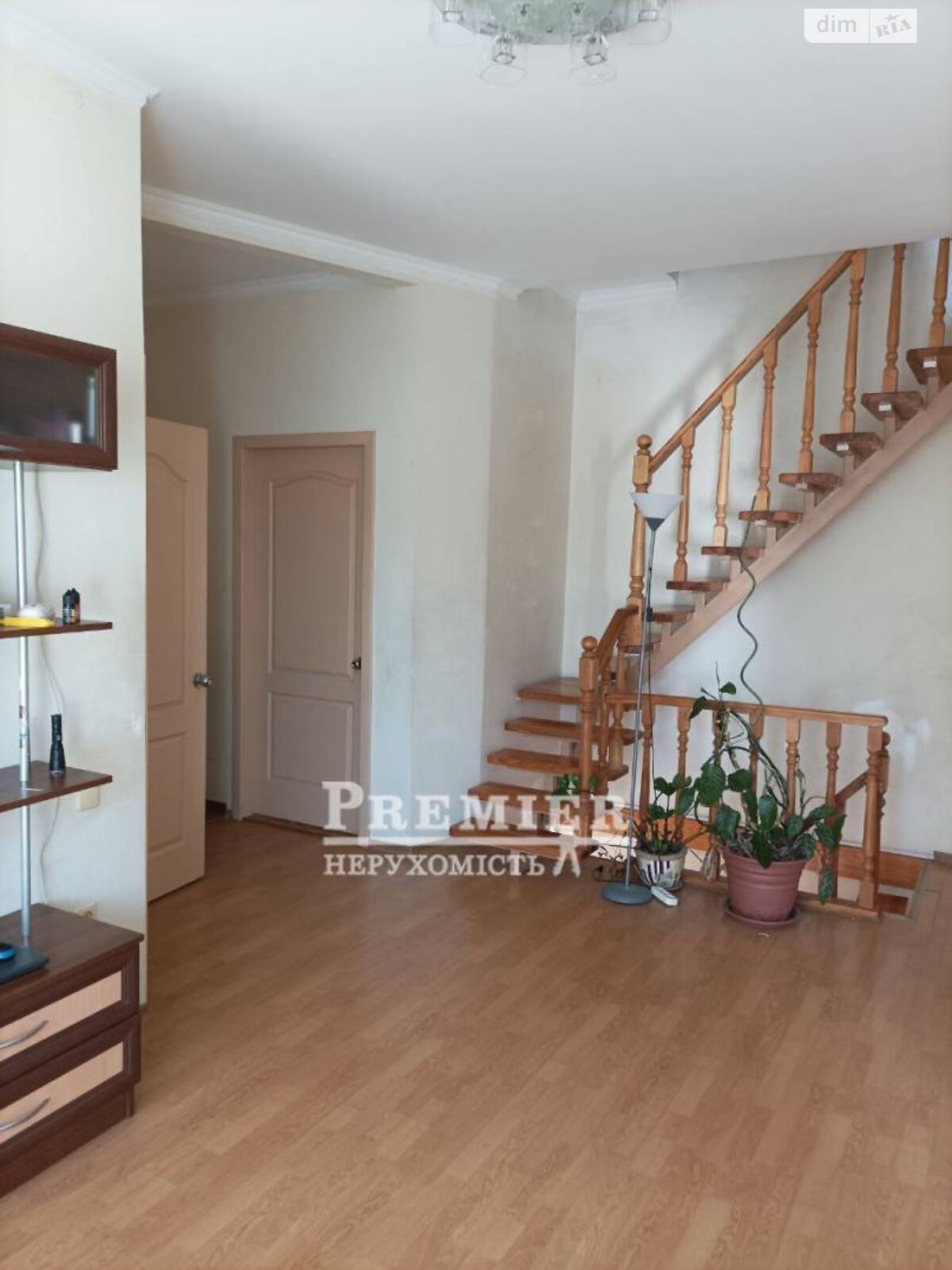 триповерховий будинок з балконом, 150 кв. м, ракушняк. Продаж в Одесі, район Ближні Млини фото 1 триповерховий будинок з балконом, 150 кв. м, ракушняк. Продаж в Одесі, район Ближні Млини фото 1