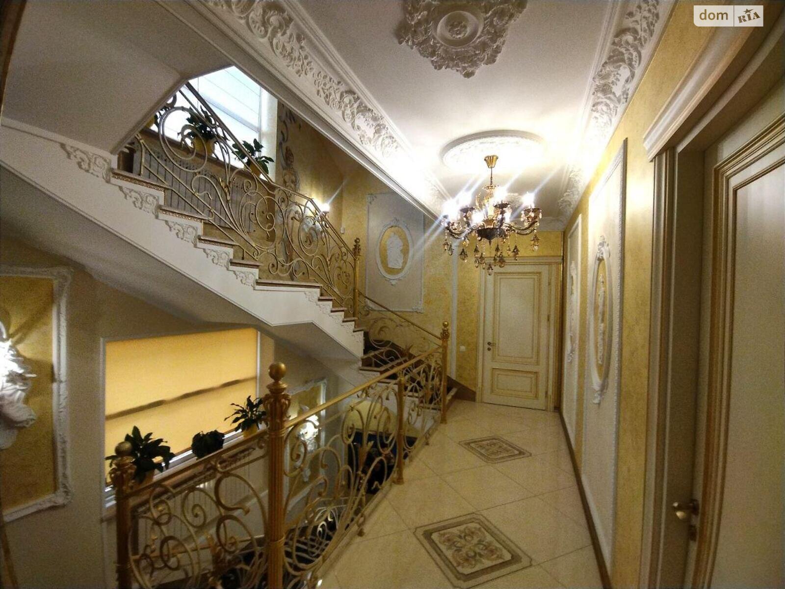 трехэтажный дом, 460 кв. м, кирпич. Продажа в Одессе район Большой Фонтан фото 1