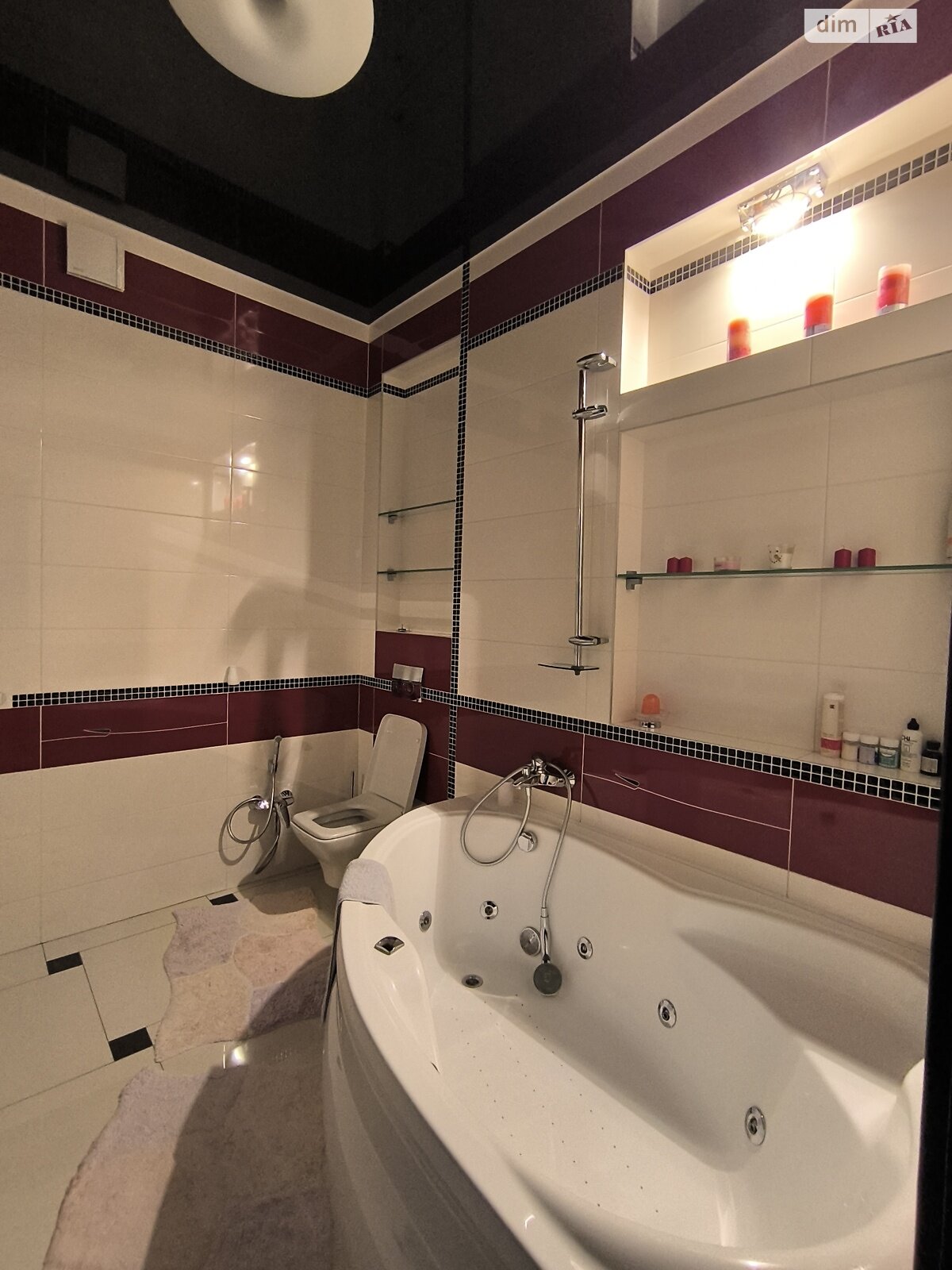 триповерховий будинок, 175 кв. м, цегла. Продаж в Одесі, район Великий Фонтан фото 1 триповерховий будинок, 175 кв. м, цегла. Продаж в Одесі, район Великий Фонтан фото 1