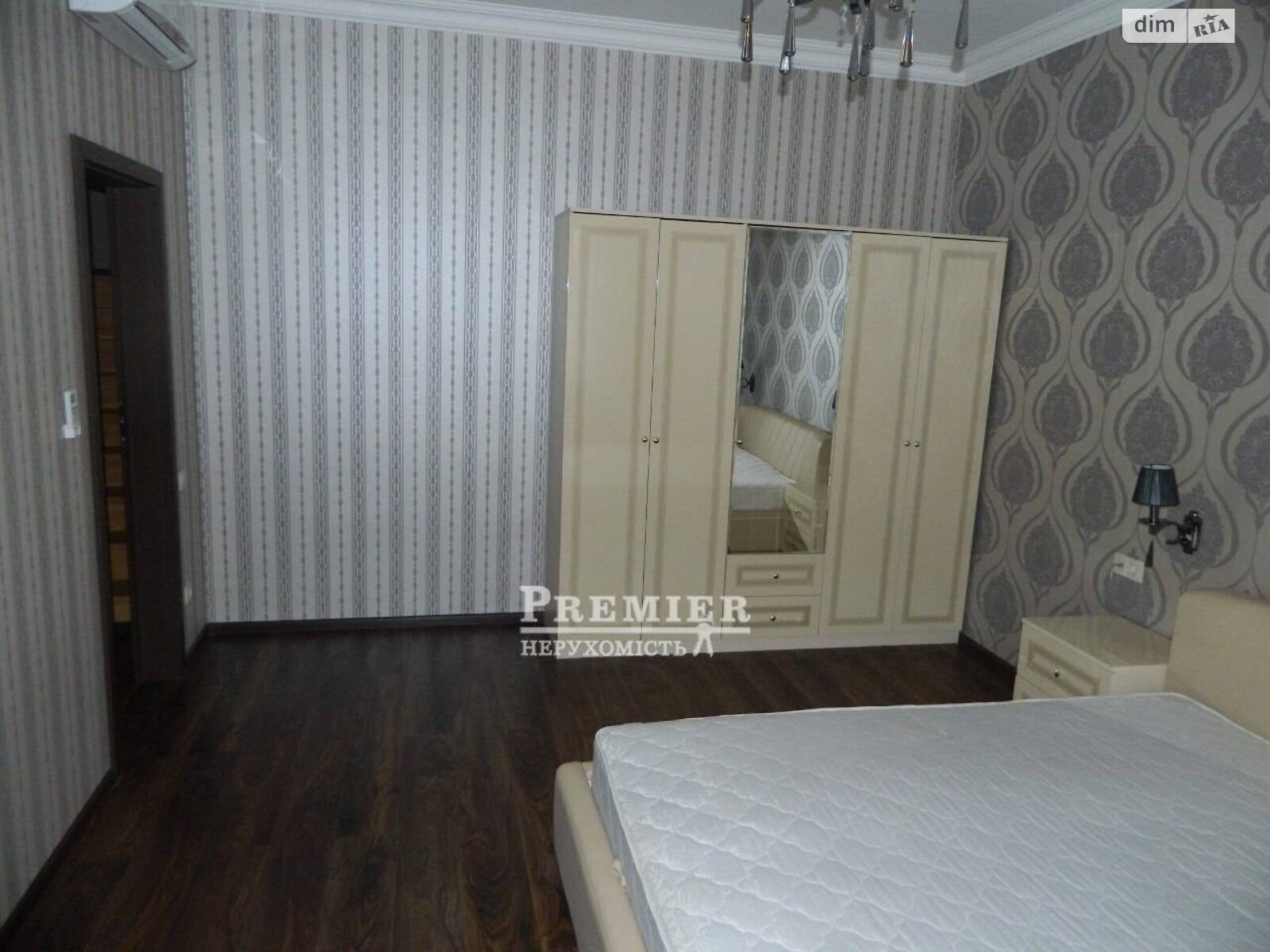 двоповерховий будинок з мансардою, 260 кв. м, цегла. Продаж в Одесі, район Великий Фонтан фото 1 двоповерховий будинок з мансардою, 260 кв. м, цегла. Продаж в Одесі, район Великий Фонтан фото 1