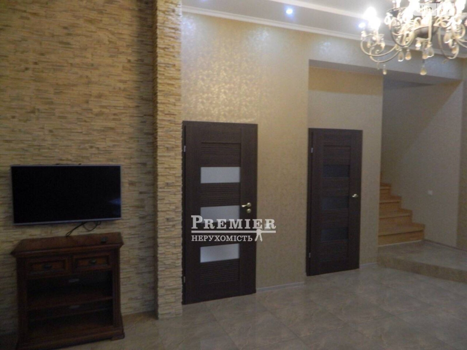 двоповерховий будинок з мансардою, 260 кв. м, цегла. Продаж в Одесі, район Великий Фонтан фото 1 двоповерховий будинок з мансардою, 260 кв. м, цегла. Продаж в Одесі, район Великий Фонтан фото 1