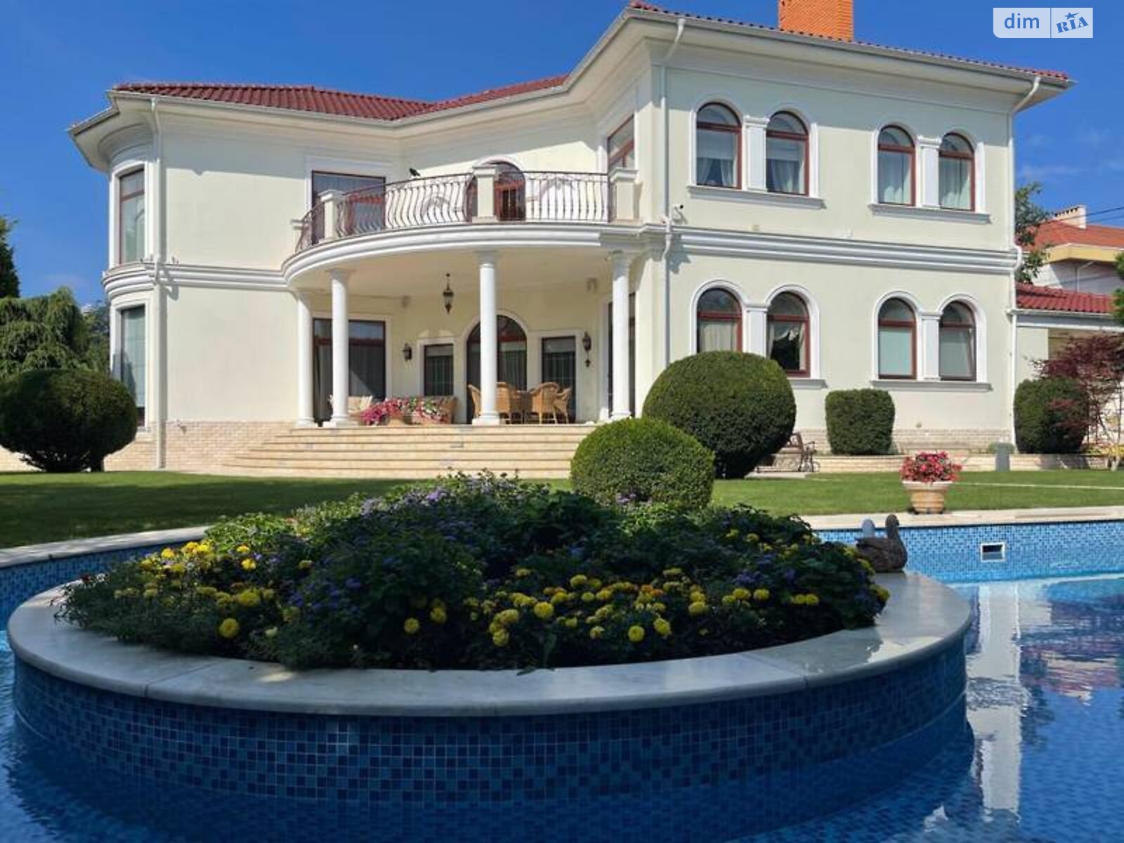 трехэтажный дом с верандой, 473.4 кв. м, кирпич. Продажа в Одессе район Большой Фонтан фото 1 трехэтажный дом с верандой, 473.4 кв. м, кирпич. Продажа в Одессе район Большой Фонтан фото 1