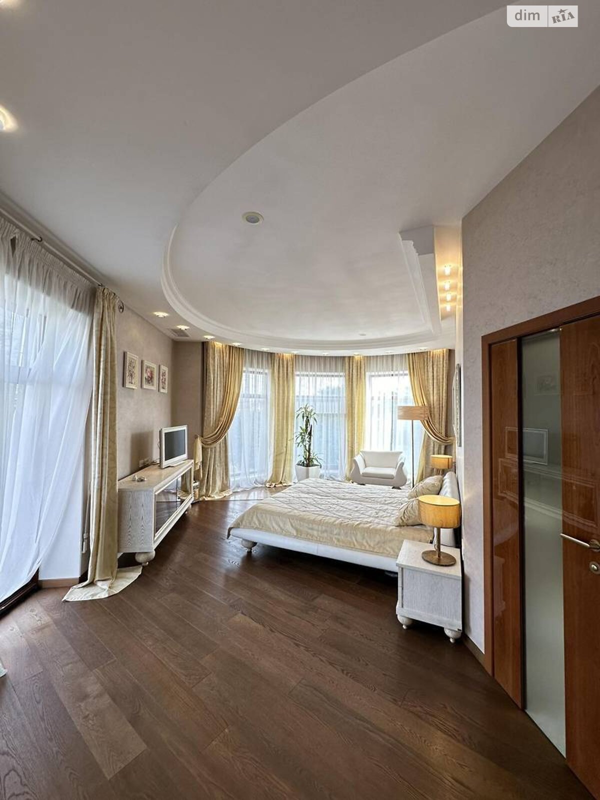 трехэтажный дом с верандой, 473.4 кв. м, кирпич. Продажа в Одессе район Большой Фонтан фото 1 трехэтажный дом с верандой, 473.4 кв. м, кирпич. Продажа в Одессе район Большой Фонтан фото 1