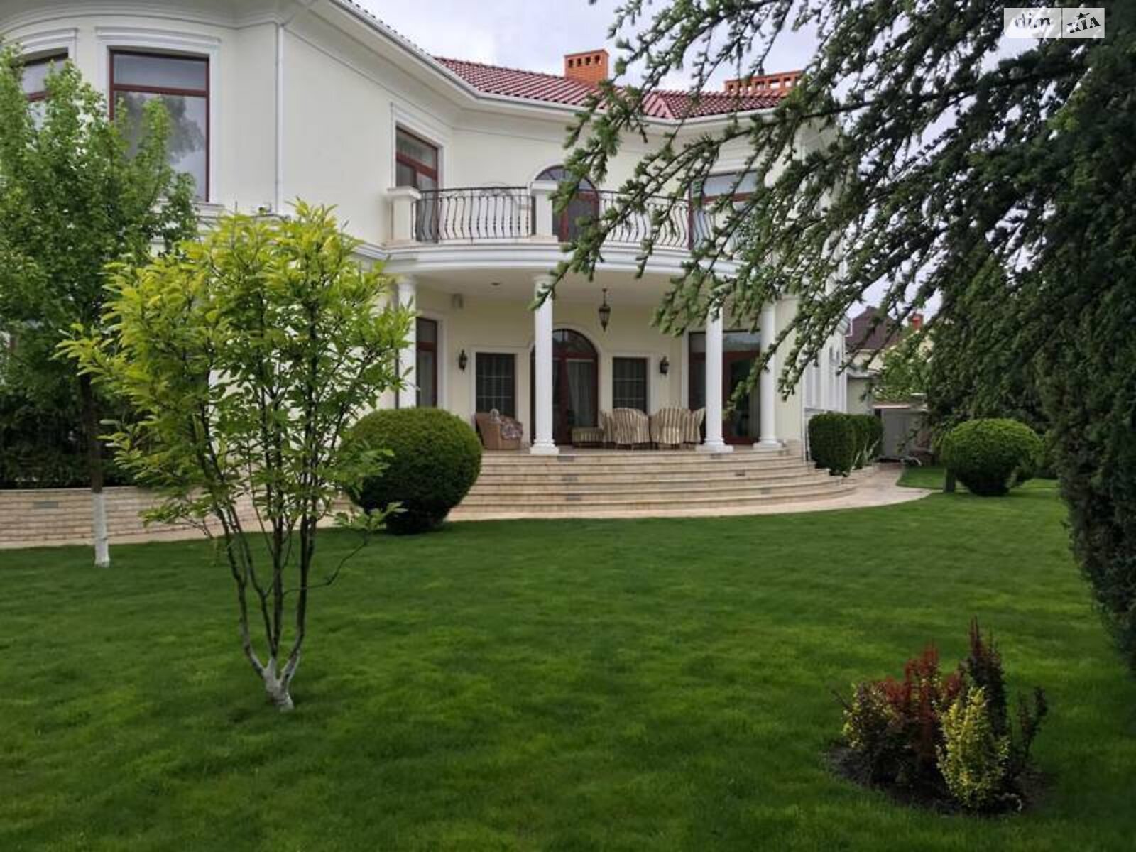 трехэтажный дом с верандой, 473.4 кв. м, кирпич. Продажа в Одессе район Большой Фонтан фото 1 трехэтажный дом с верандой, 473.4 кв. м, кирпич. Продажа в Одессе район Большой Фонтан фото 1