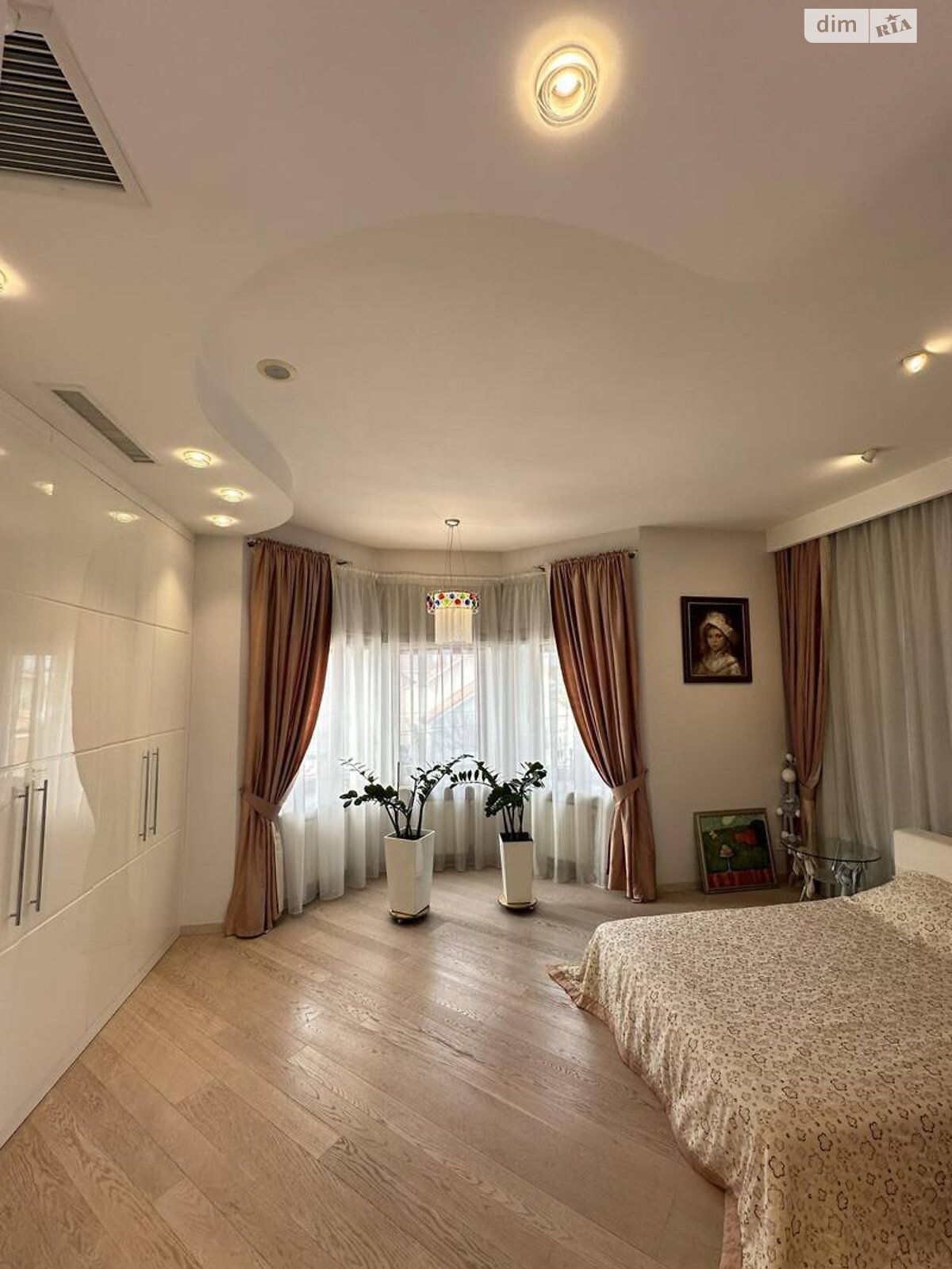 трехэтажный дом с верандой, 473.4 кв. м, кирпич. Продажа в Одессе район Большой Фонтан фото 1 трехэтажный дом с верандой, 473.4 кв. м, кирпич. Продажа в Одессе район Большой Фонтан фото 1