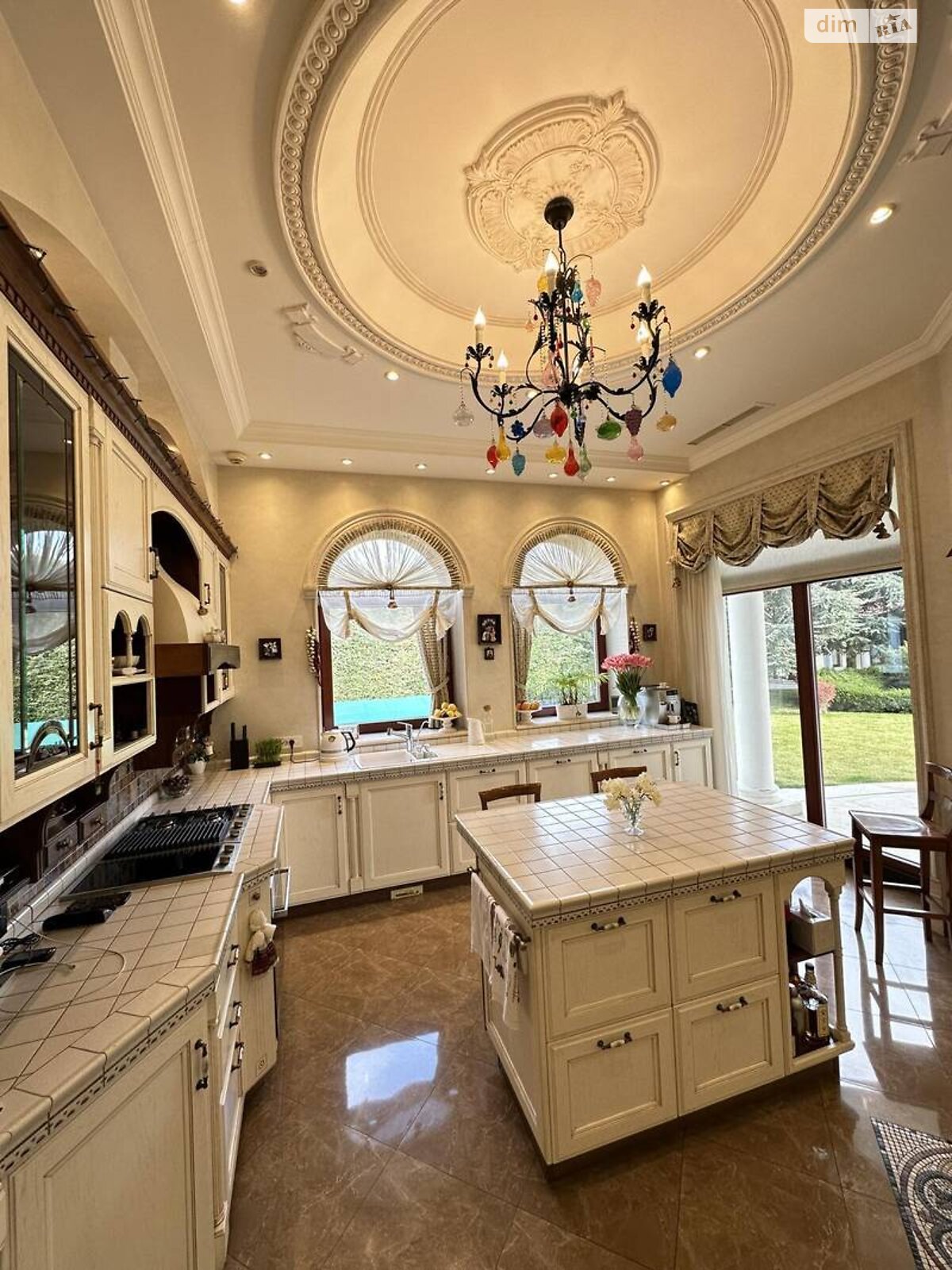 трехэтажный дом с верандой, 473.4 кв. м, кирпич. Продажа в Одессе район Большой Фонтан фото 1 трехэтажный дом с верандой, 473.4 кв. м, кирпич. Продажа в Одессе район Большой Фонтан фото 1