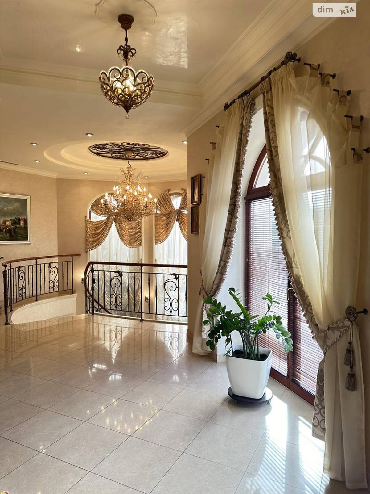 трехэтажный дом с верандой, 473.4 кв. м, кирпич. Продажа в Одессе район Большой Фонтан фото 1 трехэтажный дом с верандой, 473.4 кв. м, кирпич. Продажа в Одессе район Большой Фонтан фото 1