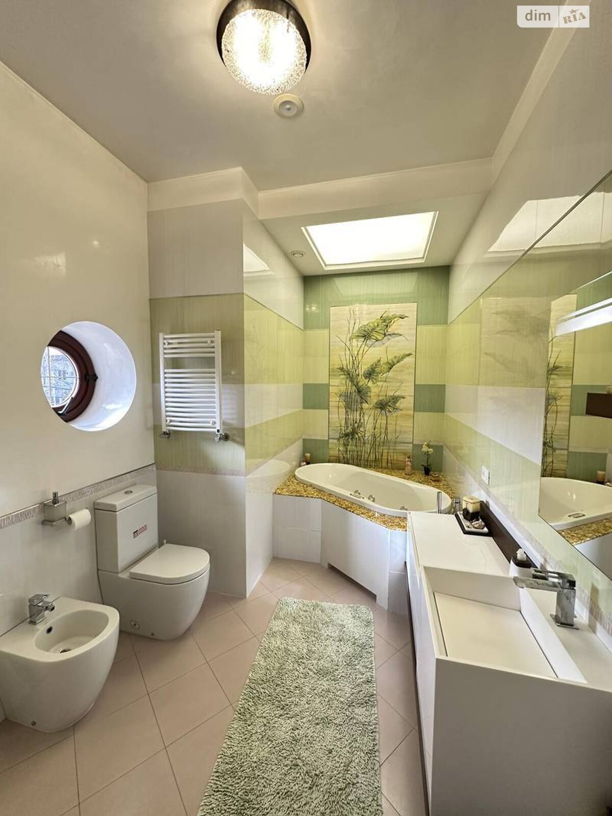 трехэтажный дом с верандой, 473.4 кв. м, кирпич. Продажа в Одессе район Большой Фонтан фото 1 трехэтажный дом с верандой, 473.4 кв. м, кирпич. Продажа в Одессе район Большой Фонтан фото 1