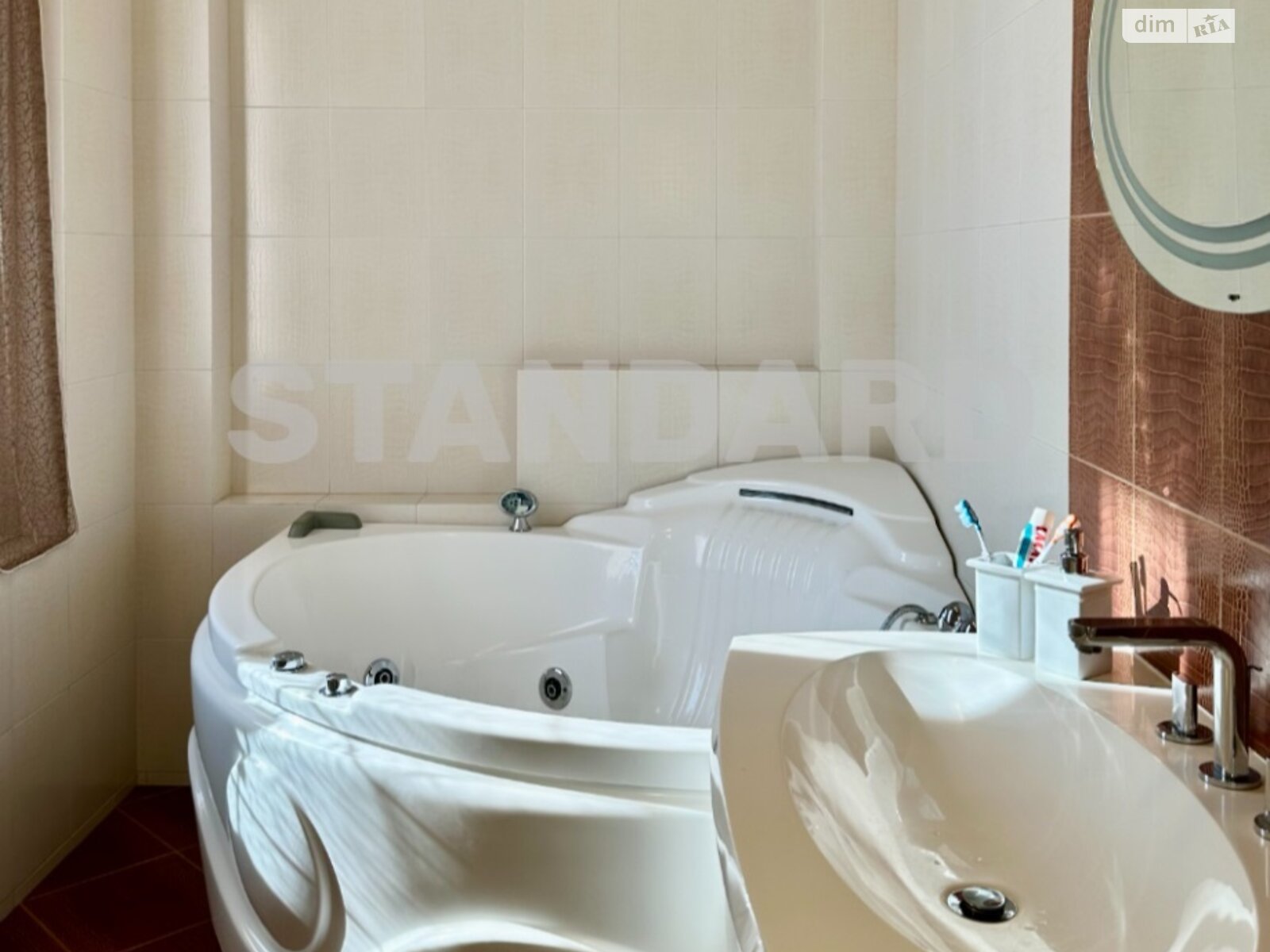 трехэтажный дом с ремонтом, 286.7 кв. м, кирпич. Продажа в Одессе район Большой Фонтан фото 1 трехэтажный дом с ремонтом, 286.7 кв. м, кирпич. Продажа в Одессе район Большой Фонтан фото 1