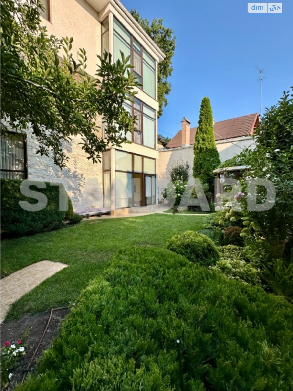 трехэтажный дом с ремонтом, 286.7 кв. м, кирпич. Продажа в Одессе район Большой Фонтан фото 1 трехэтажный дом с ремонтом, 286.7 кв. м, кирпич. Продажа в Одессе район Большой Фонтан фото 1